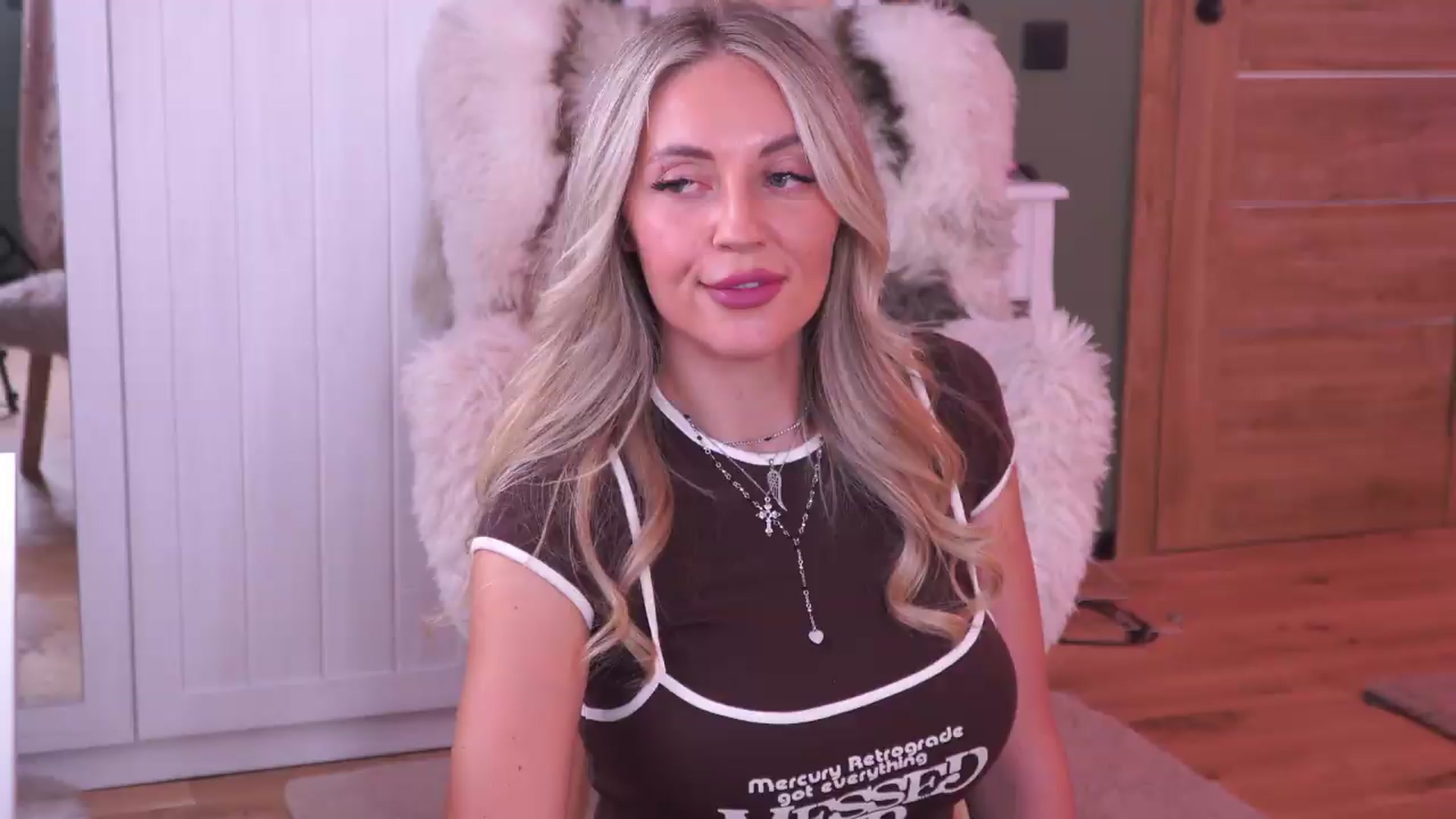 Gallery image thumbnail from JoanneXOXO's myfreecams stream on, 08/28/2026, 12:53 image 18 of 20