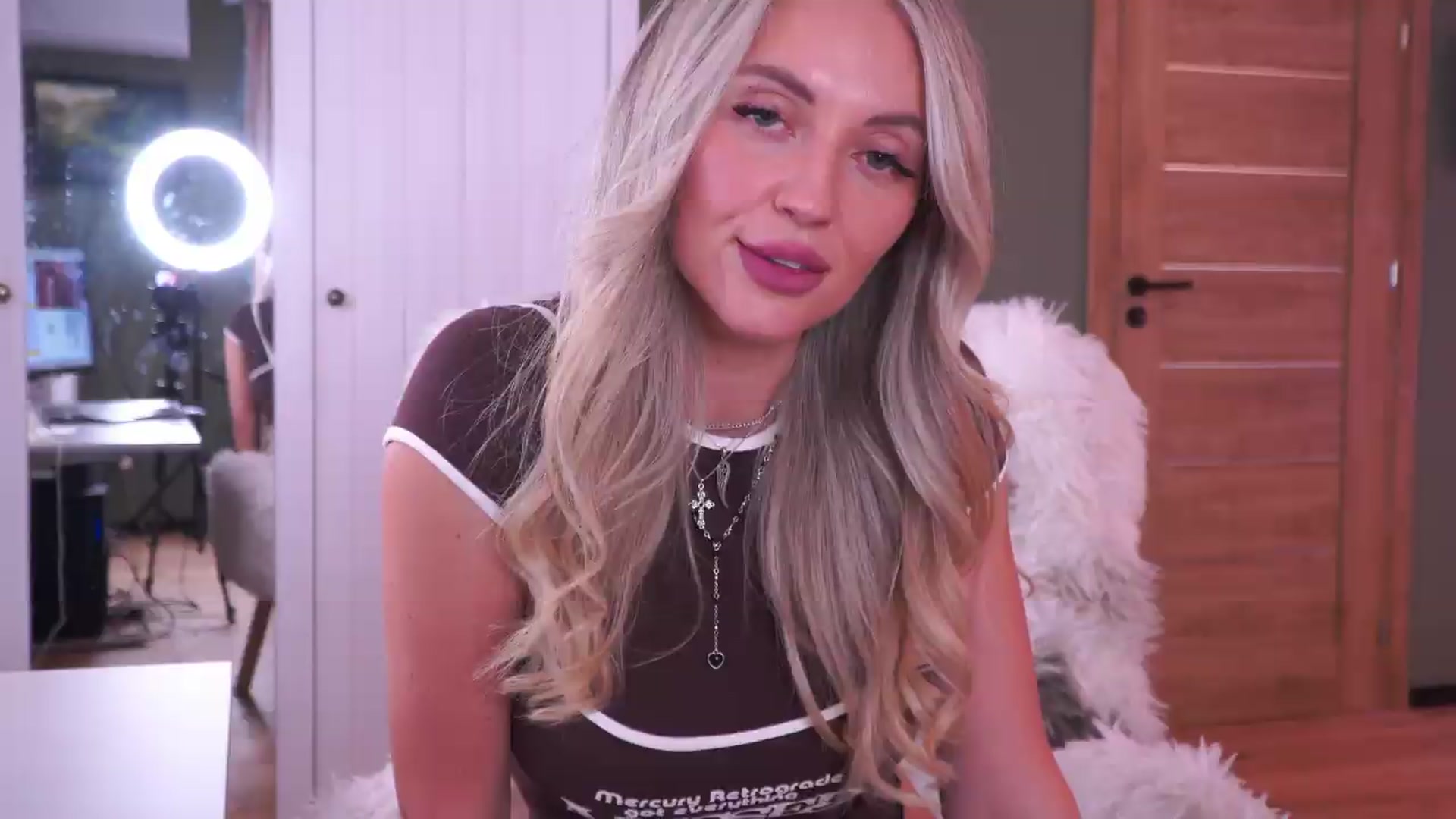Gallery image thumbnail from JoanneXOXO's myfreecams stream on, 08/28/2026, 12:53 image 14 of 20