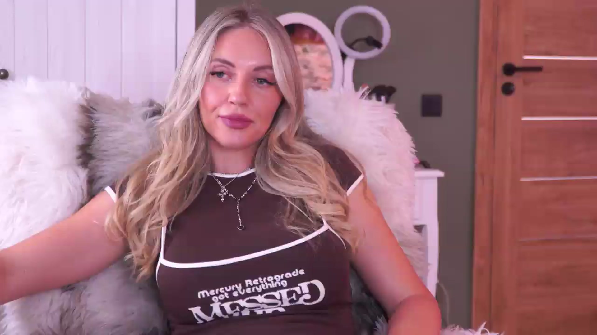 Gallery image thumbnail from JoanneXOXO's myfreecams stream on, 08/28/2026, 16:07 image 8 of 20
