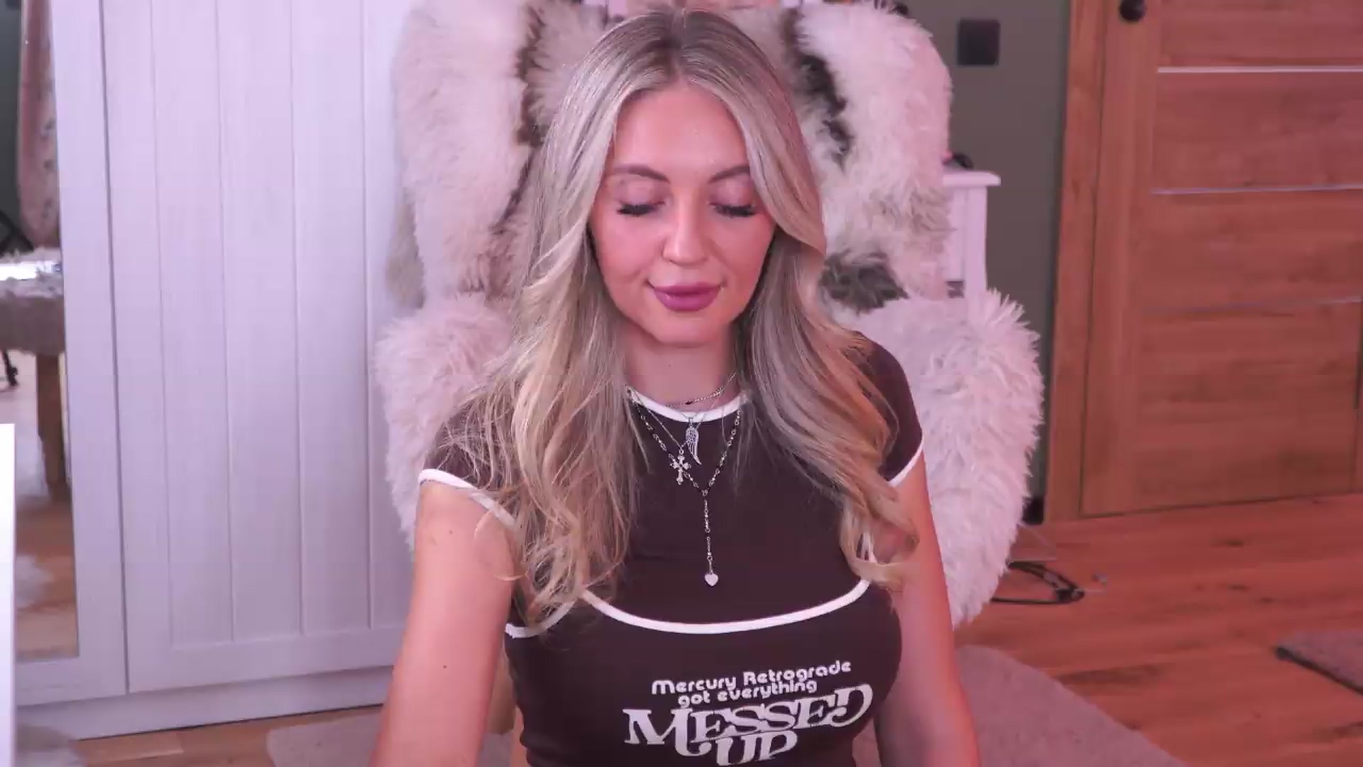 Gallery image thumbnail from JoanneXOXO's myfreecams stream on, 08/28/2026, 16:07 image 1 of 20