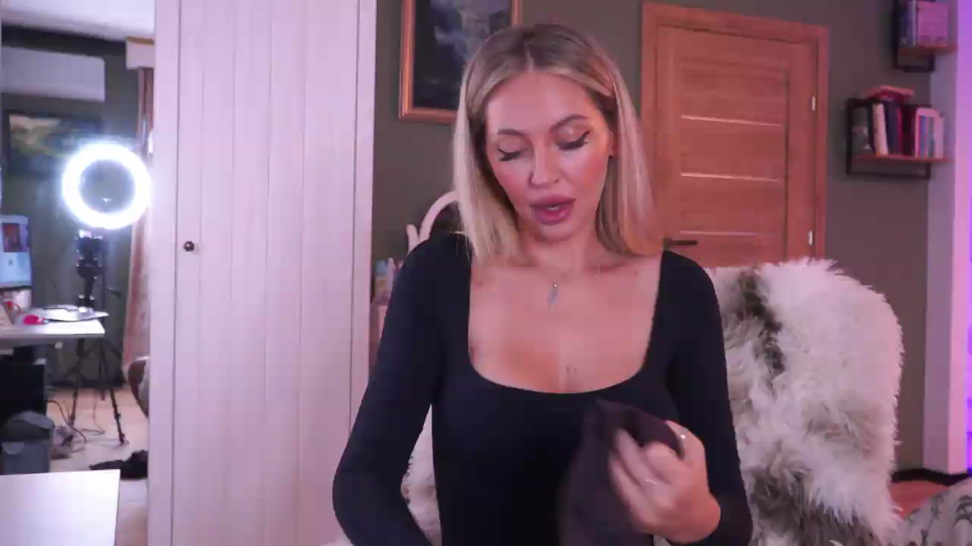 Gallery image thumbnail from JoanneXOXO's myfreecams stream on, 09/06/2026, 07:41 image 2 of 20