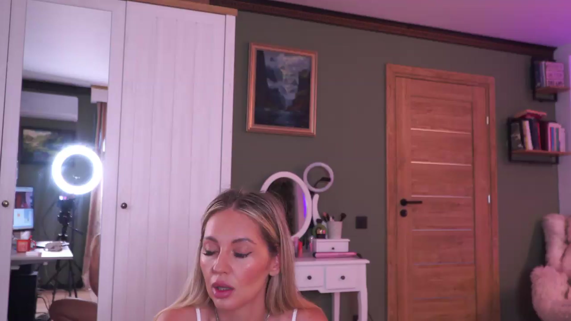 Gallery image thumbnail from JoanneXOXO's myfreecams stream on, 09/07/2026, 07:32 image 2 of 20
