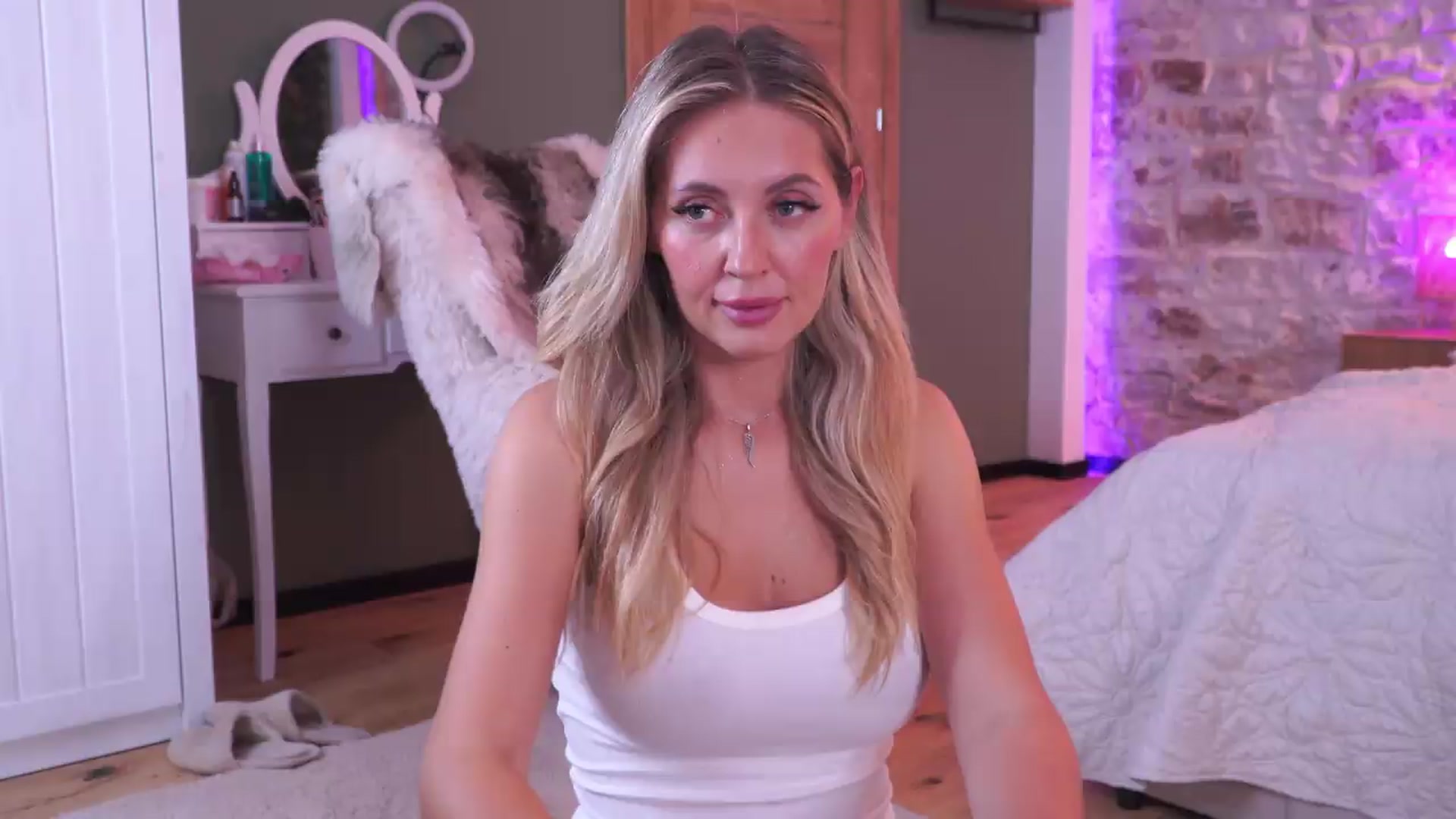 Gallery image thumbnail from JoanneXOXO's myfreecams stream on, 09/30/2026, 13:10 image 4 of 20
