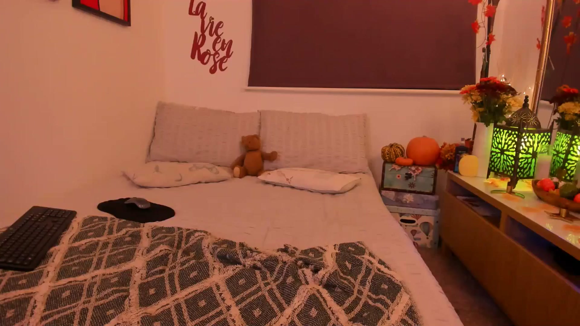 Gallery image thumbnail from Jocelynsexy's myfreecams stream on, 10/19/2025, 23:27 image 12 of 20