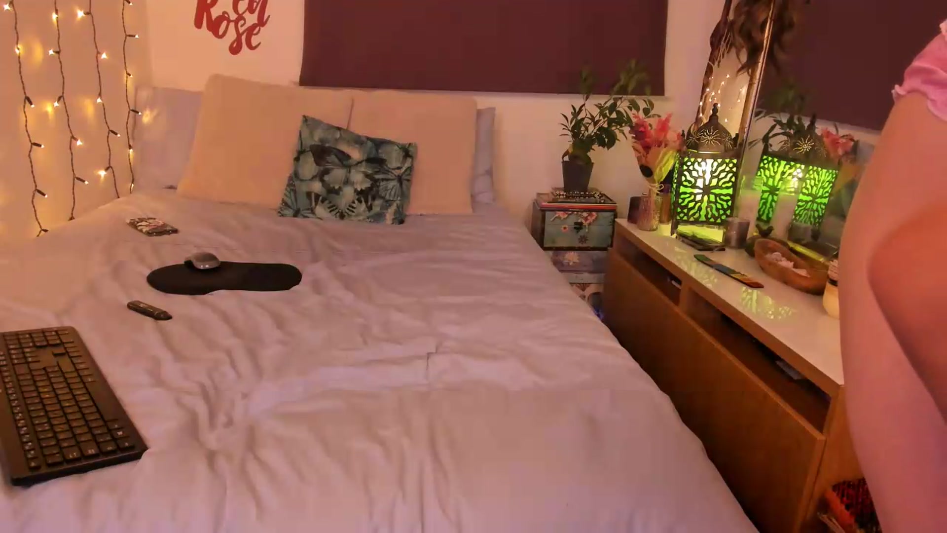 Gallery image thumbnail from Jocelynsexy's myfreecams stream on, 09/17/2026, 22:21 image 10 of 20