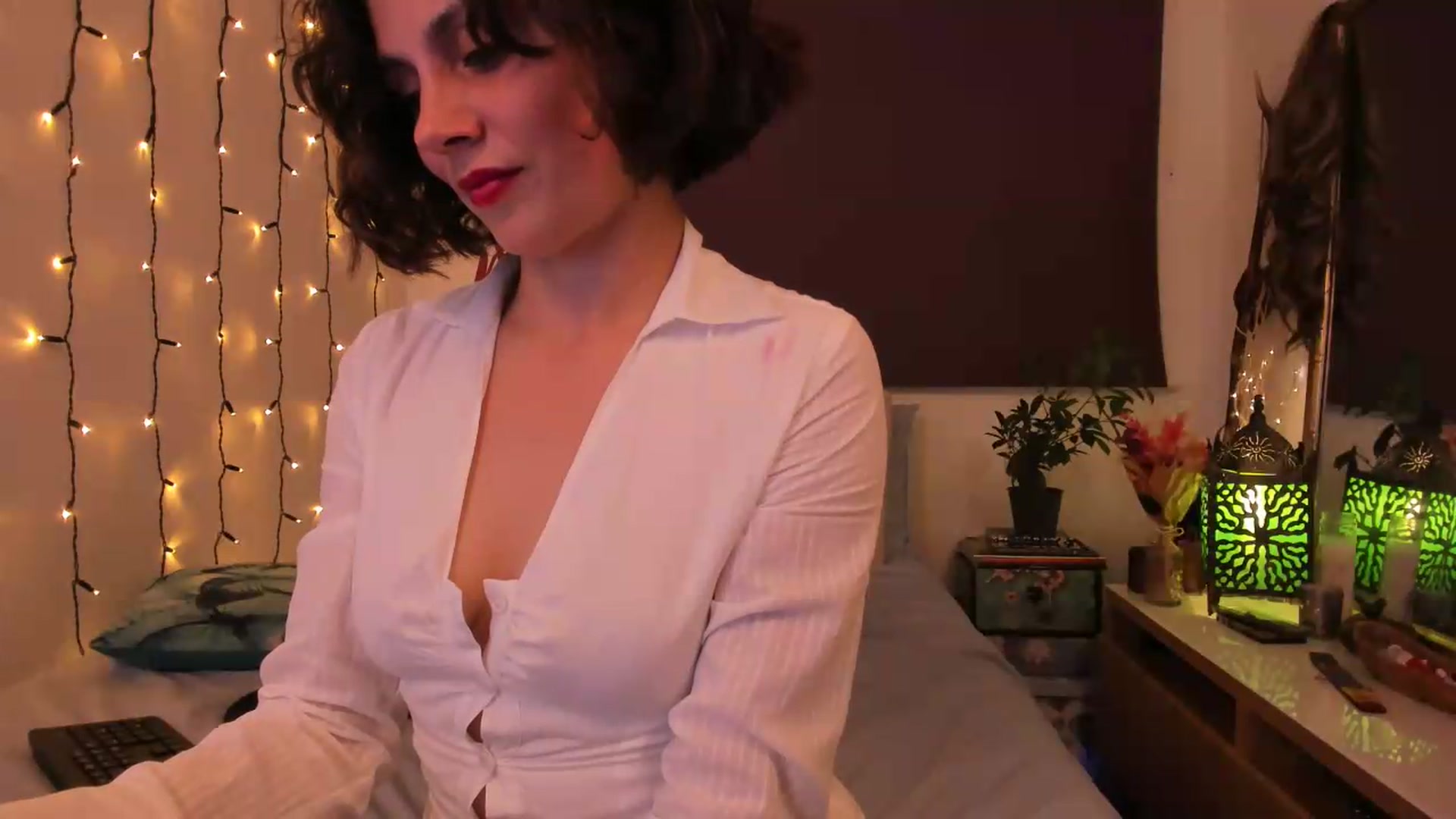Gallery image thumbnail from Jocelynsexy's myfreecams stream on, 09/19/2026, 21:45 image 17 of 20