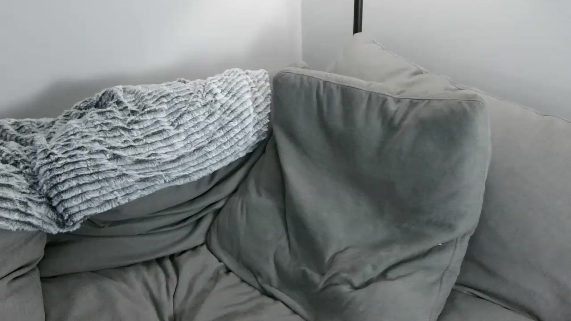 Gallery image thumbnail from JoelleRose's myfreecams stream on, 04/08/2023, 22:12 image 6 of 20