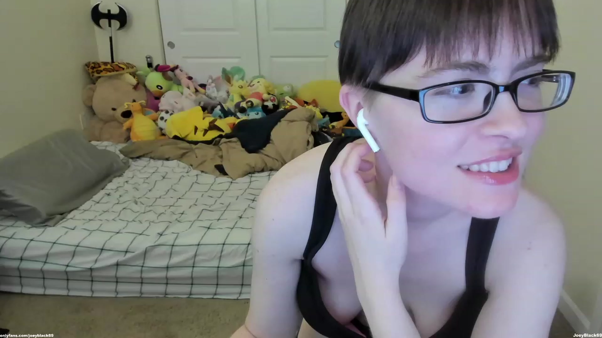 Gallery image thumbnail from JoeyBlack69's myfreecams stream on, 03/20/2023, 24:23 image 4 of 20