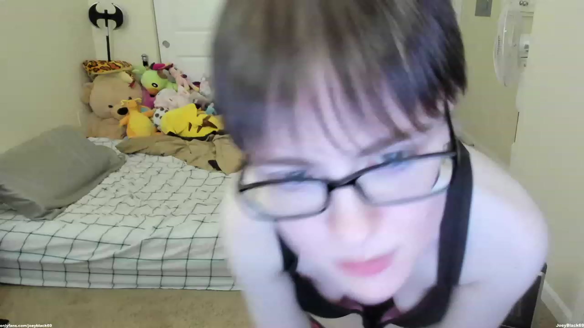 Gallery image thumbnail from JoeyBlack69's myfreecams stream on, 03/20/2023, 24:23 image 10 of 20