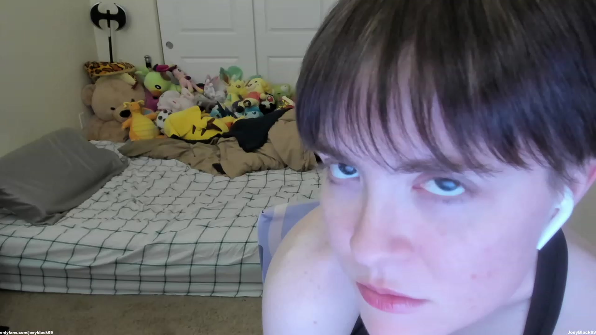 Gallery image thumbnail from JoeyBlack69's myfreecams stream on, 03/20/2023, 24:23 image 16 of 20