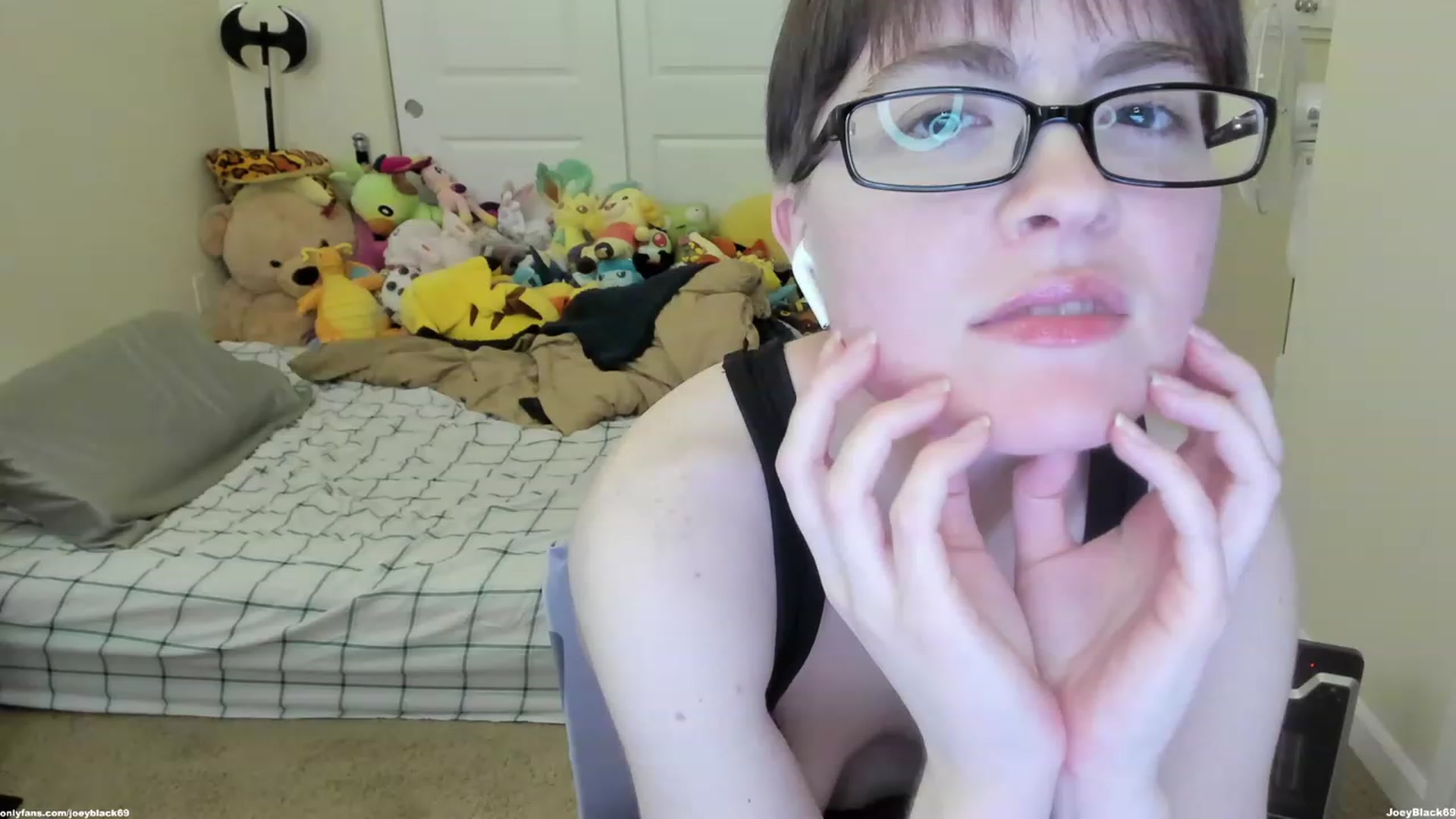 Gallery image thumbnail from JoeyBlack69's myfreecams stream on, 03/20/2023, 24:23 image 5 of 20