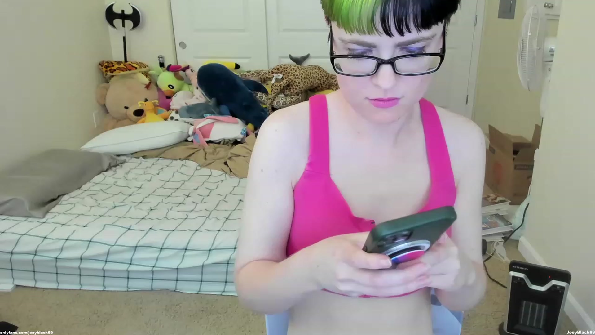 Gallery image thumbnail from JoeyBlack69's myfreecams stream on, 05/21/2023, 22:21 image 19 of 20