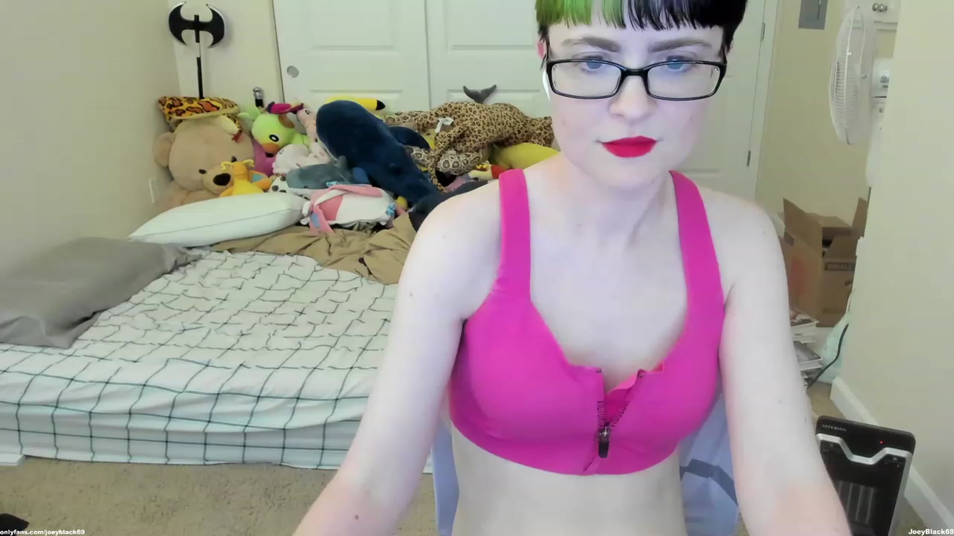 Gallery image thumbnail from JoeyBlack69's myfreecams stream on, 05/22/2023, 24:27 image 2 of 20