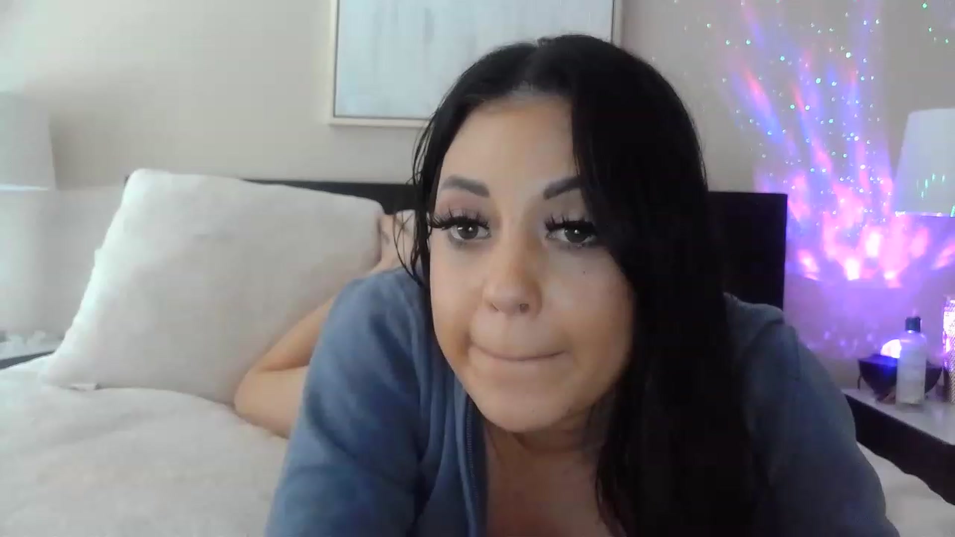 Gallery image thumbnail from Jojocakesxo's myfreecams stream on, 05/20/2023, 18:36 image 4 of 20