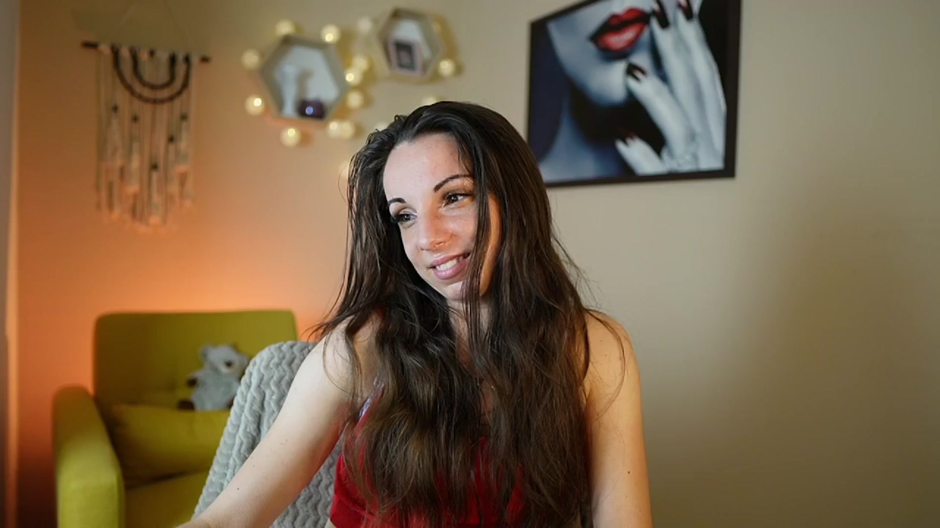 Gallery image thumbnail from Jolee_Love's myfreecams stream on, 06/24/2024, 13:01 image 6 of 20
