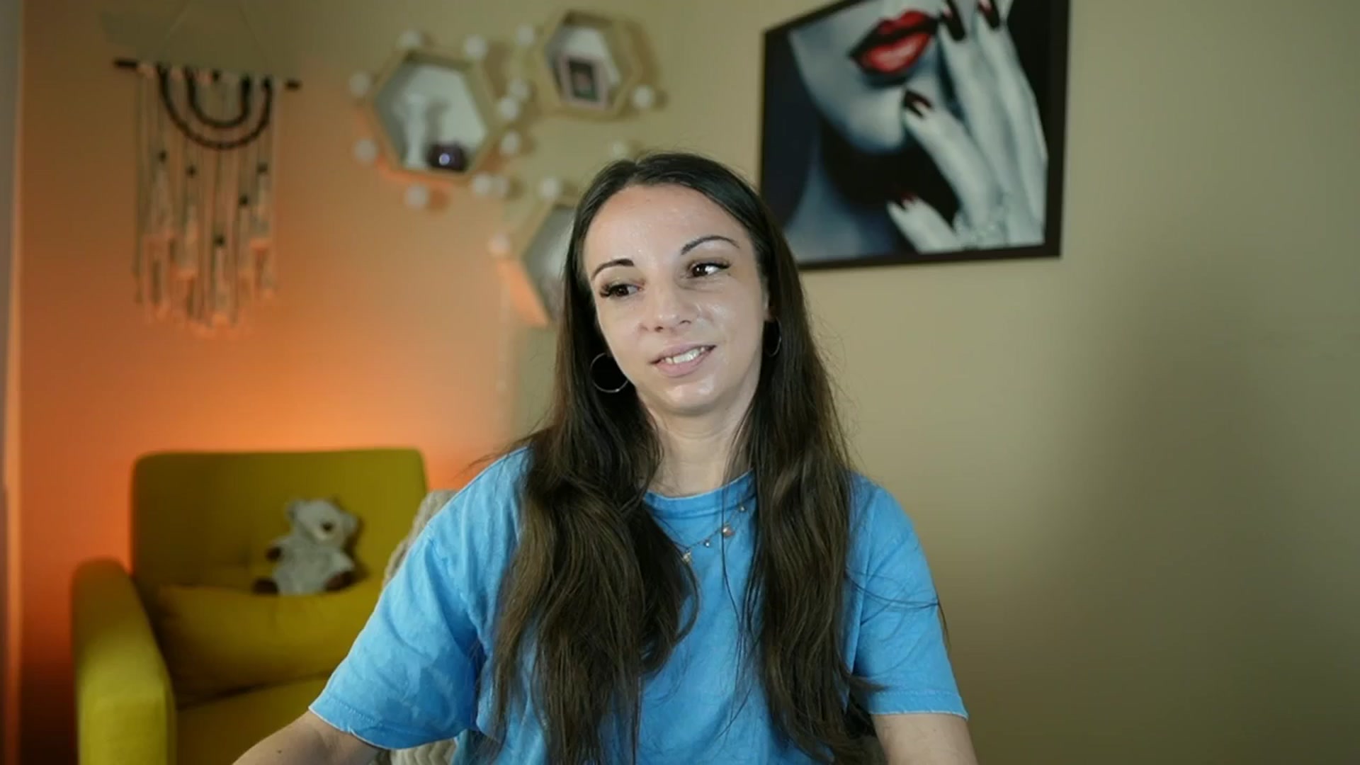 Gallery image thumbnail from Jolee_Love's myfreecams stream on, 06/25/2024, 09:07 image 15 of 20