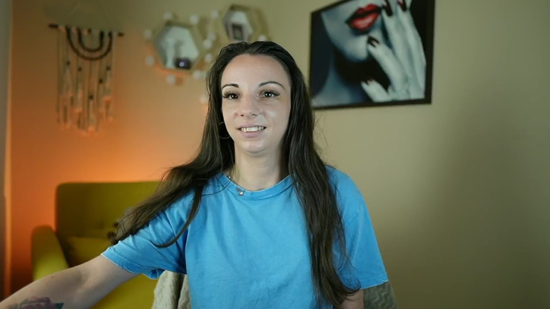 Gallery image thumbnail from Jolee_Love's myfreecams stream on, 06/25/2024, 10:34 image 15 of 20