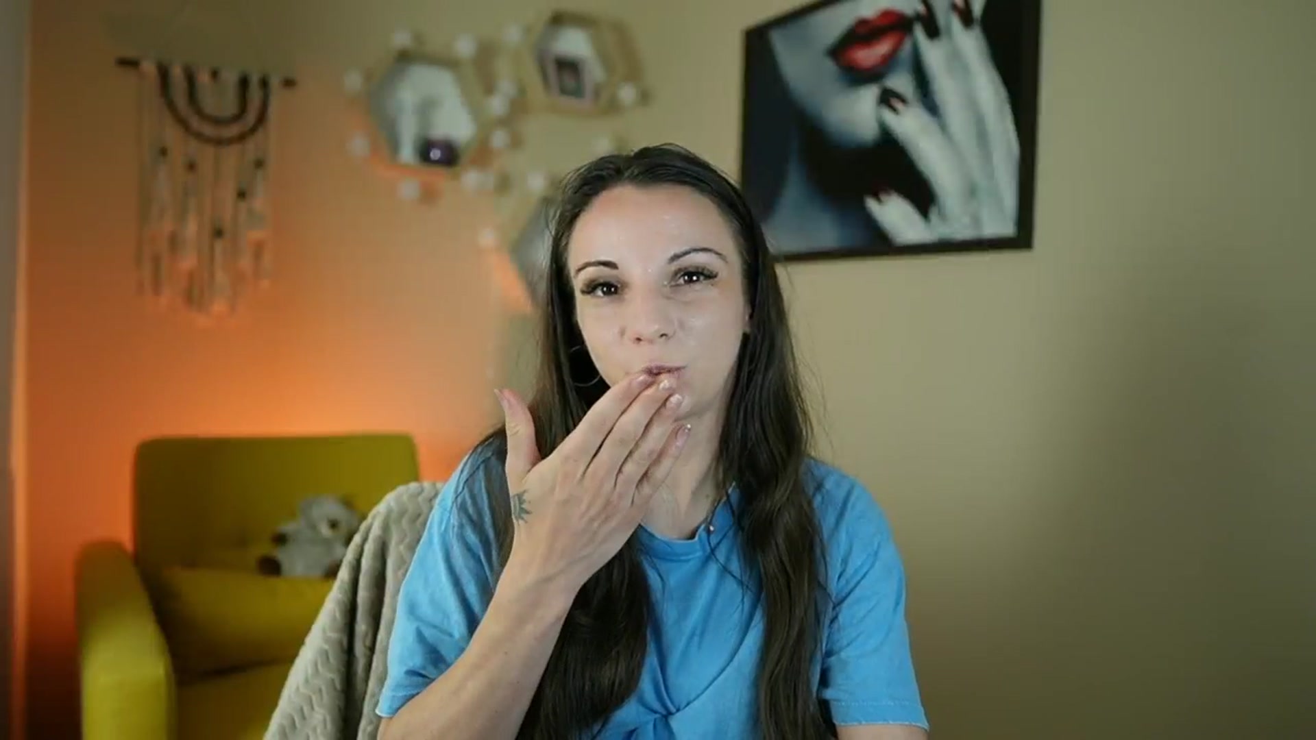 Gallery image thumbnail from Jolee_Love's myfreecams stream on, 06/25/2024, 10:34 image 8 of 20