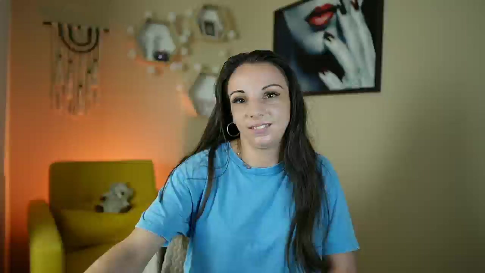 Gallery image thumbnail from Jolee_Love's myfreecams stream on, 06/25/2024, 10:34 image 17 of 20