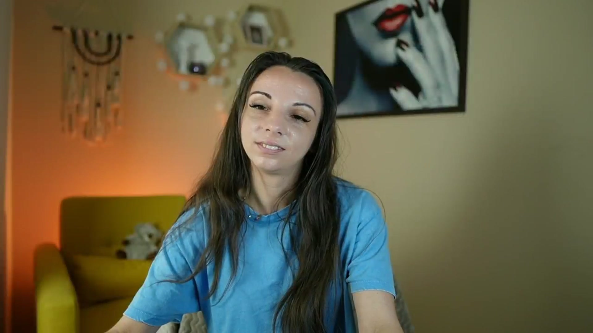 Gallery image thumbnail from Jolee_Love's myfreecams stream on, 06/25/2024, 10:52 image 18 of 20
