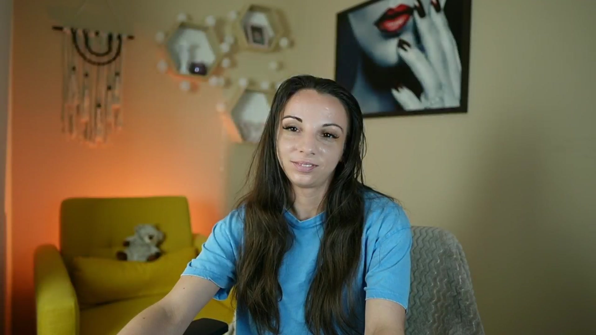 Gallery image thumbnail from Jolee_Love's myfreecams stream on, 06/25/2024, 11:08 image 7 of 20