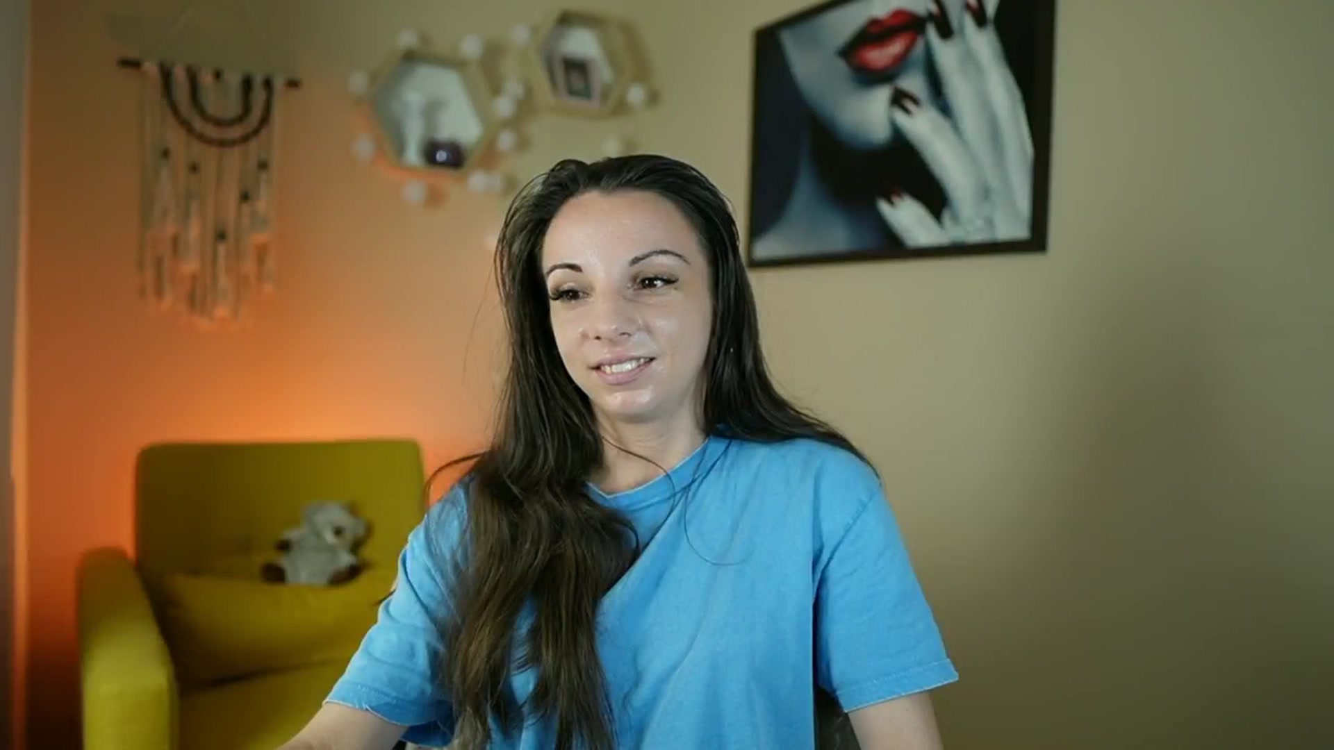 Gallery image thumbnail from Jolee_Love's myfreecams stream on, 06/25/2024, 12:02 image 16 of 20