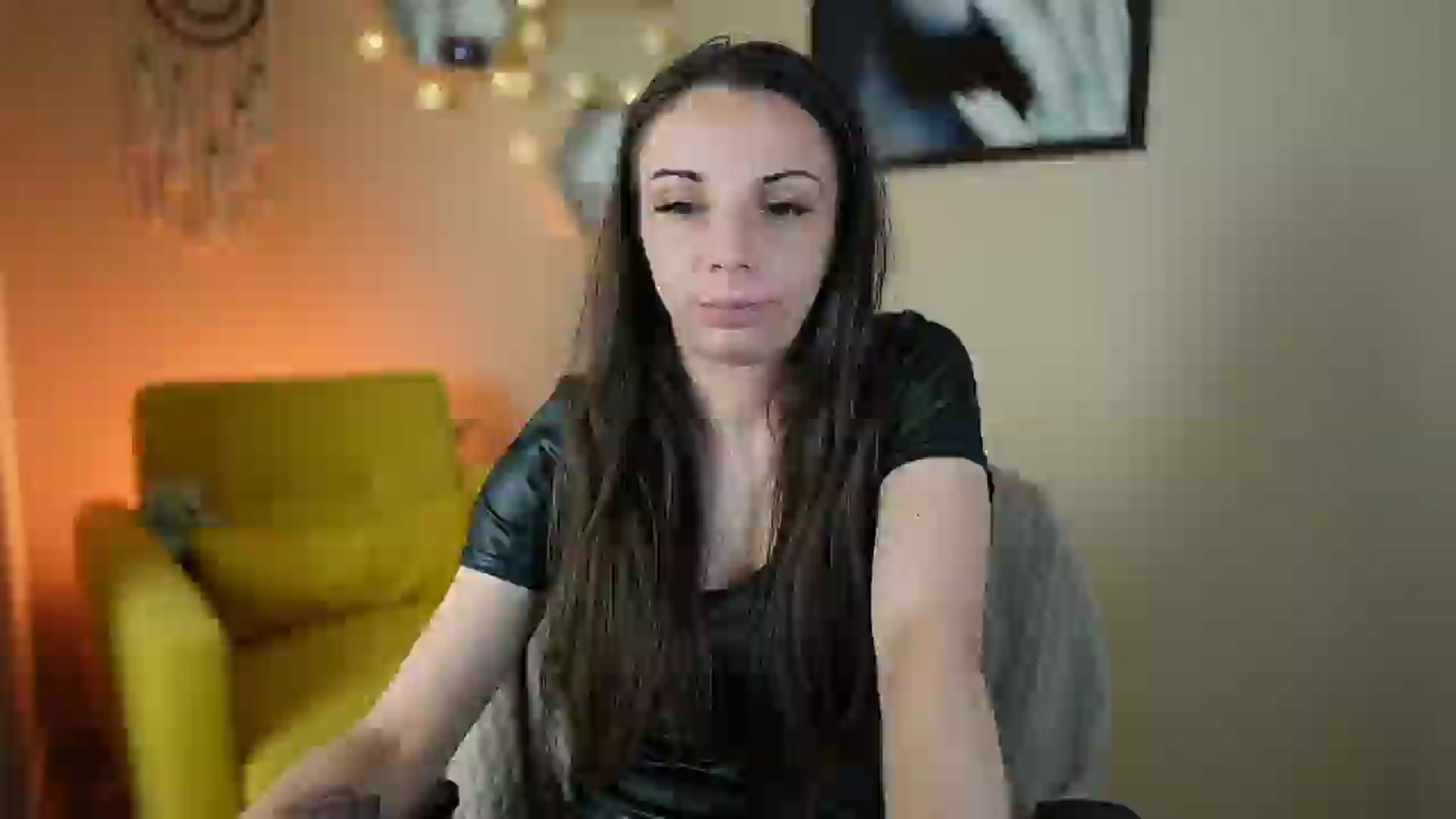 Gallery image thumbnail from Jolee_Love's myfreecams stream on, 06/28/2024, 12:33 image 9 of 20