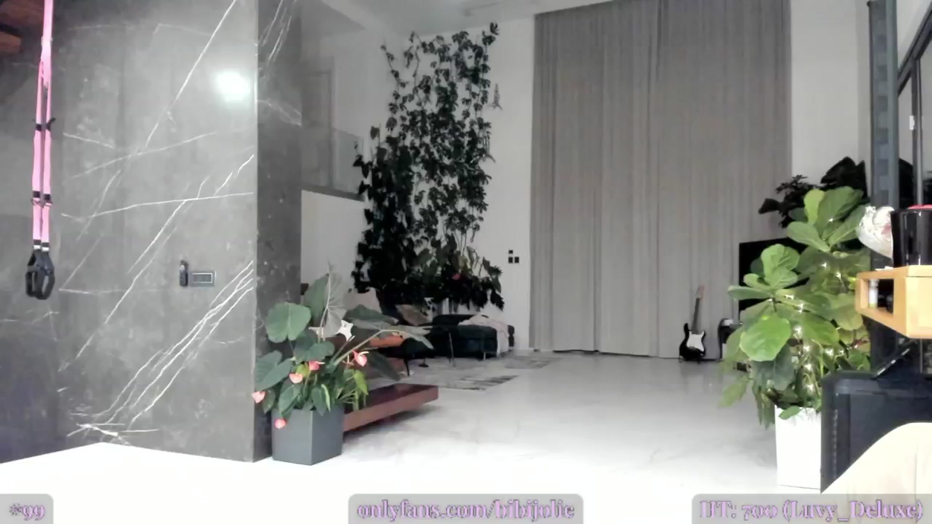Gallery image thumbnail from JolieLouWho's myfreecams stream on, 12/09/2024, 01:33 image 18 of 20