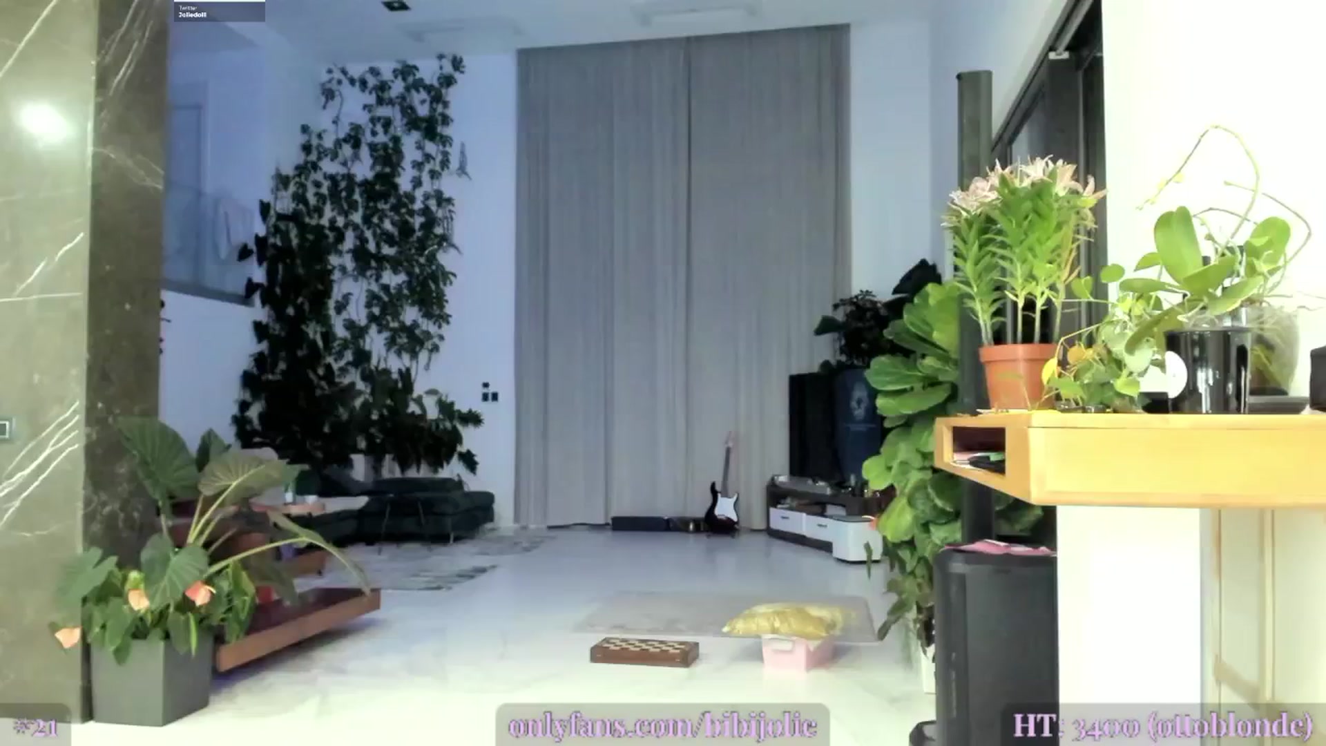 Gallery image thumbnail from JolieLouWho's myfreecams stream on, 02/02/2025, 05:59 image 6 of 20