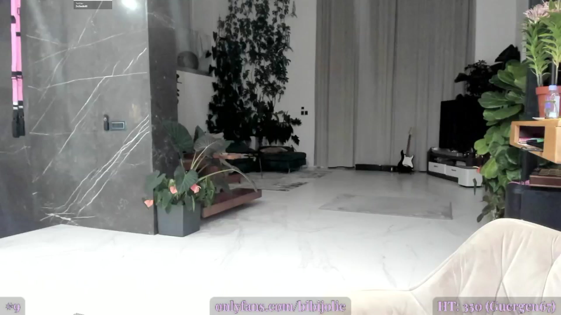 Gallery image thumbnail from JolieLouWho's myfreecams stream on, 02/03/2025, 24:01 image 10 of 20