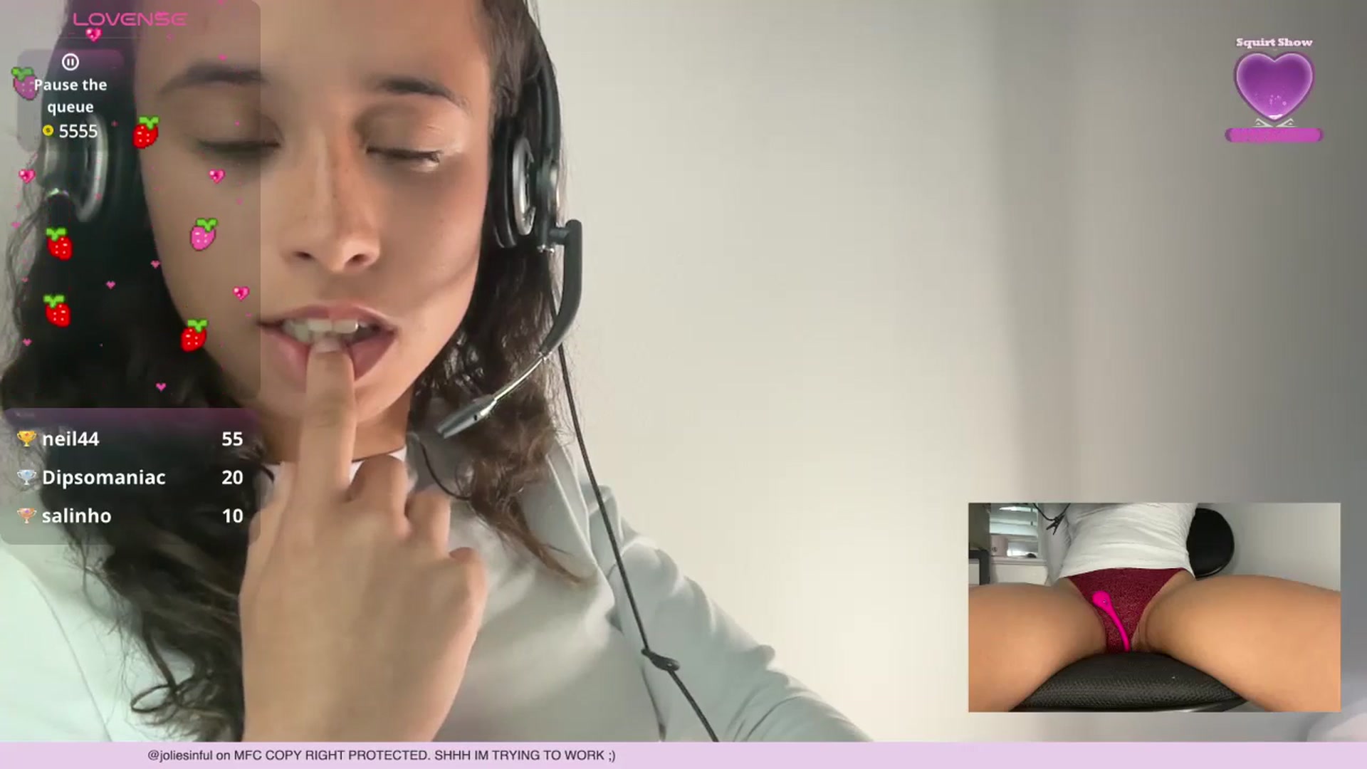 Gallery image thumbnail from JolieSinful's myfreecams stream on, 04/30/2025, 16:11 image 14 of 20
