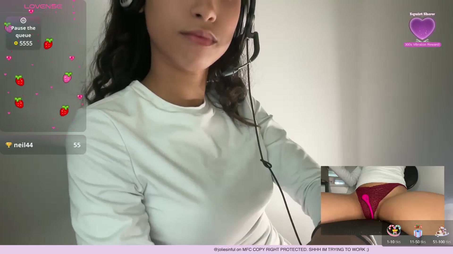 Gallery image thumbnail from JolieSinful's myfreecams stream on, 04/30/2025, 16:11 image 4 of 20