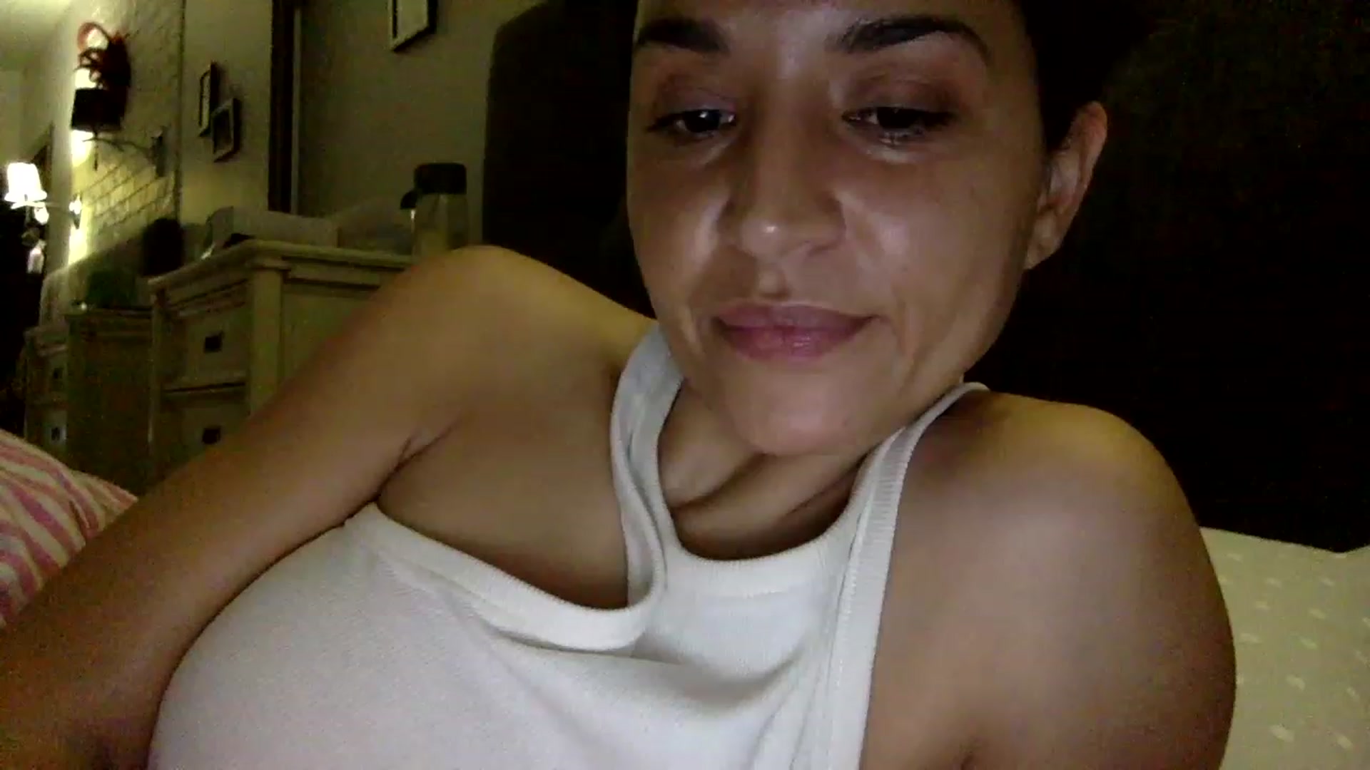 Gallery image thumbnail from JolyBoss's myfreecams stream on, 12/25/2022, 23:25 image 19 of 20