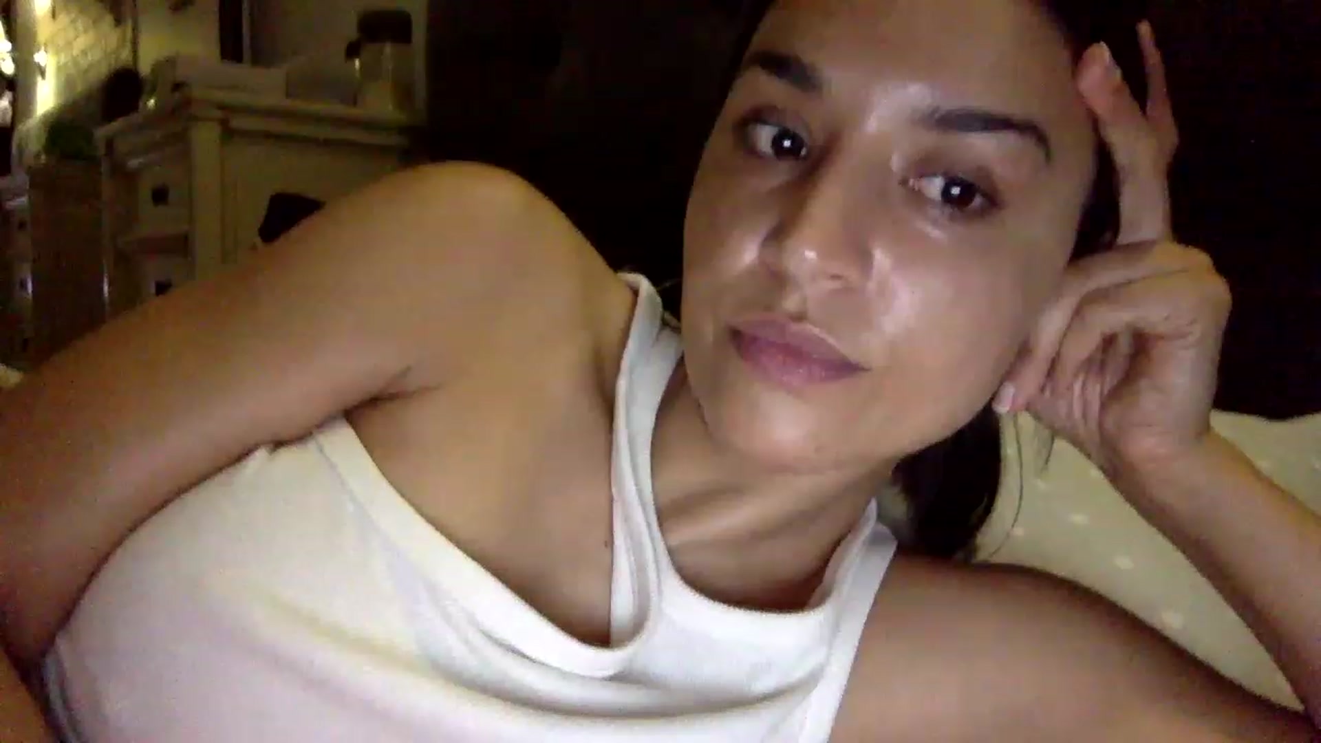 Gallery image thumbnail from JolyBoss's myfreecams stream on, 12/25/2022, 23:25 image 14 of 20
