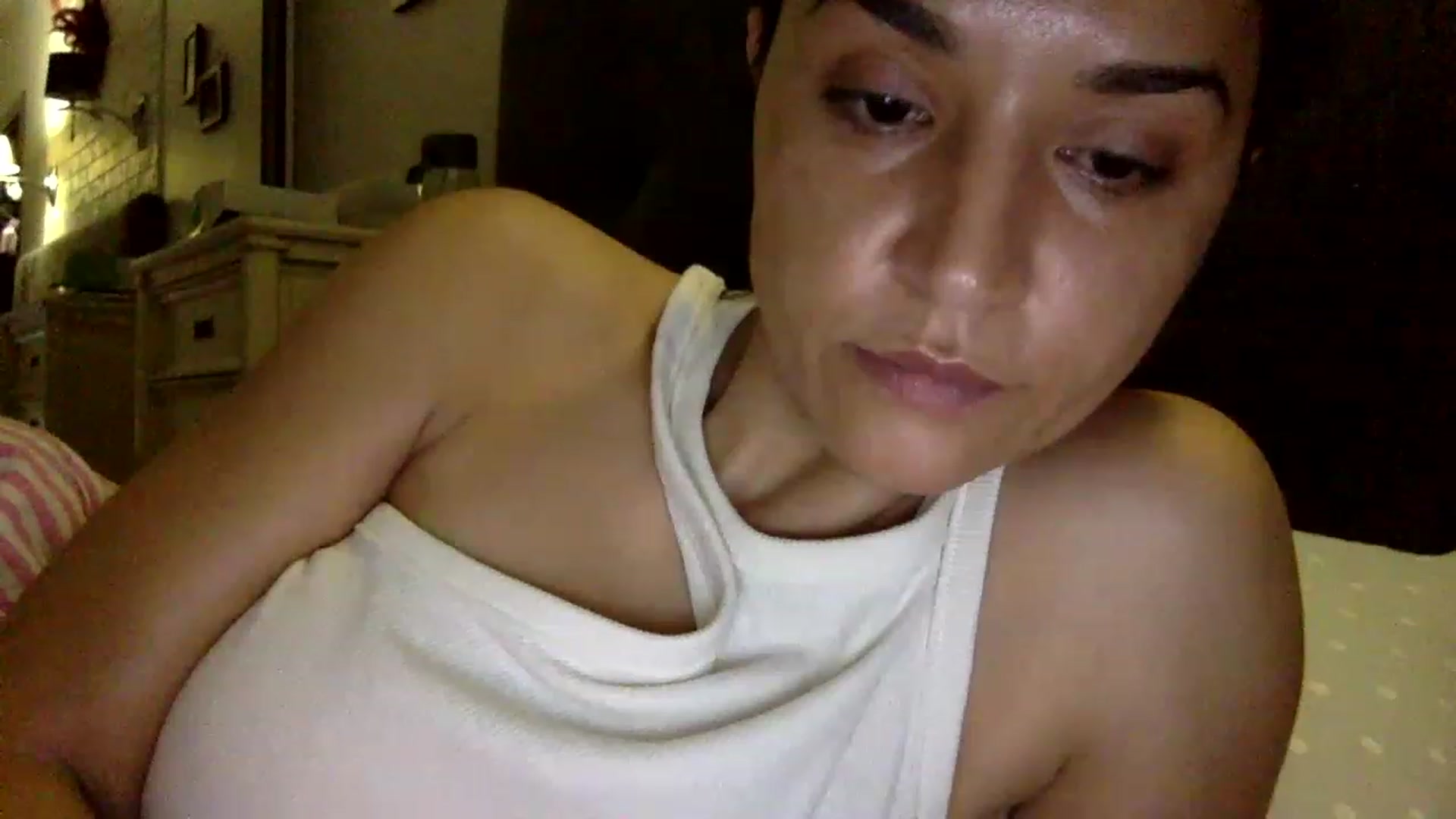 Gallery image thumbnail from JolyBoss's myfreecams stream on, 12/25/2022, 23:25 image 17 of 20