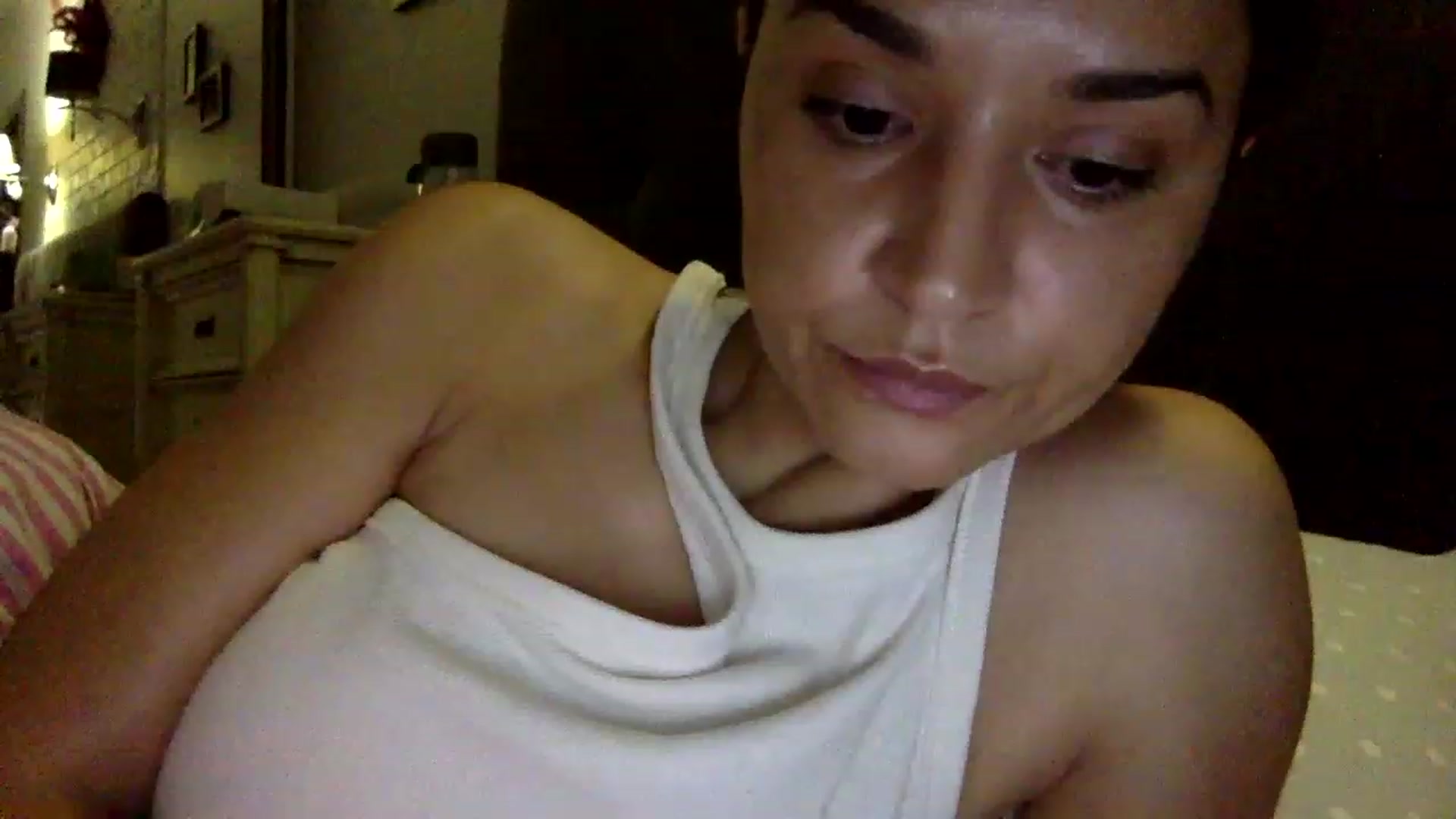 Gallery image thumbnail from JolyBoss's myfreecams stream on, 12/25/2022, 23:25 image 16 of 20