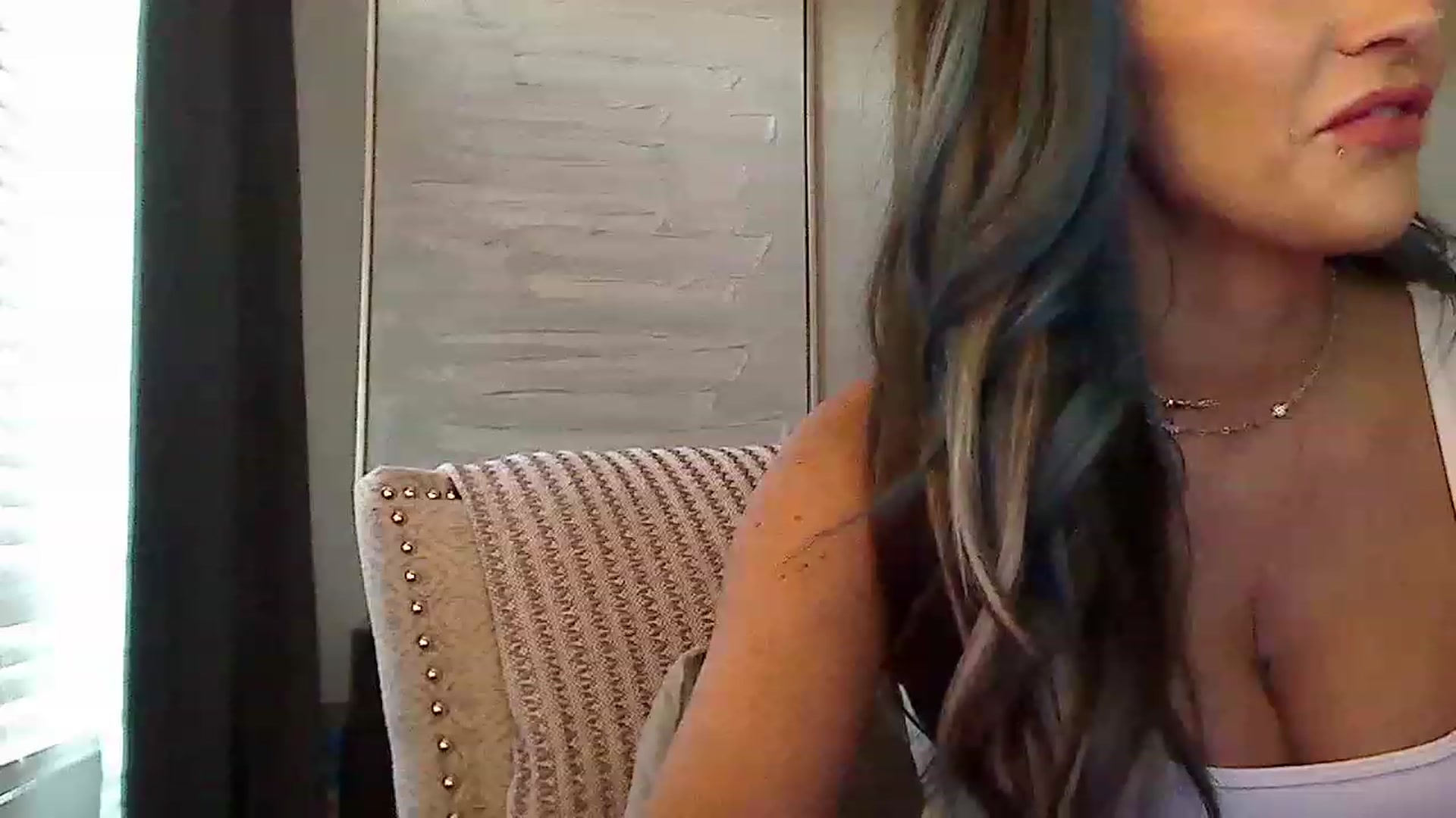 Gallery image thumbnail from JordanLane's myfreecams stream on, 05/18/2023, 02:17 image 5 of 20