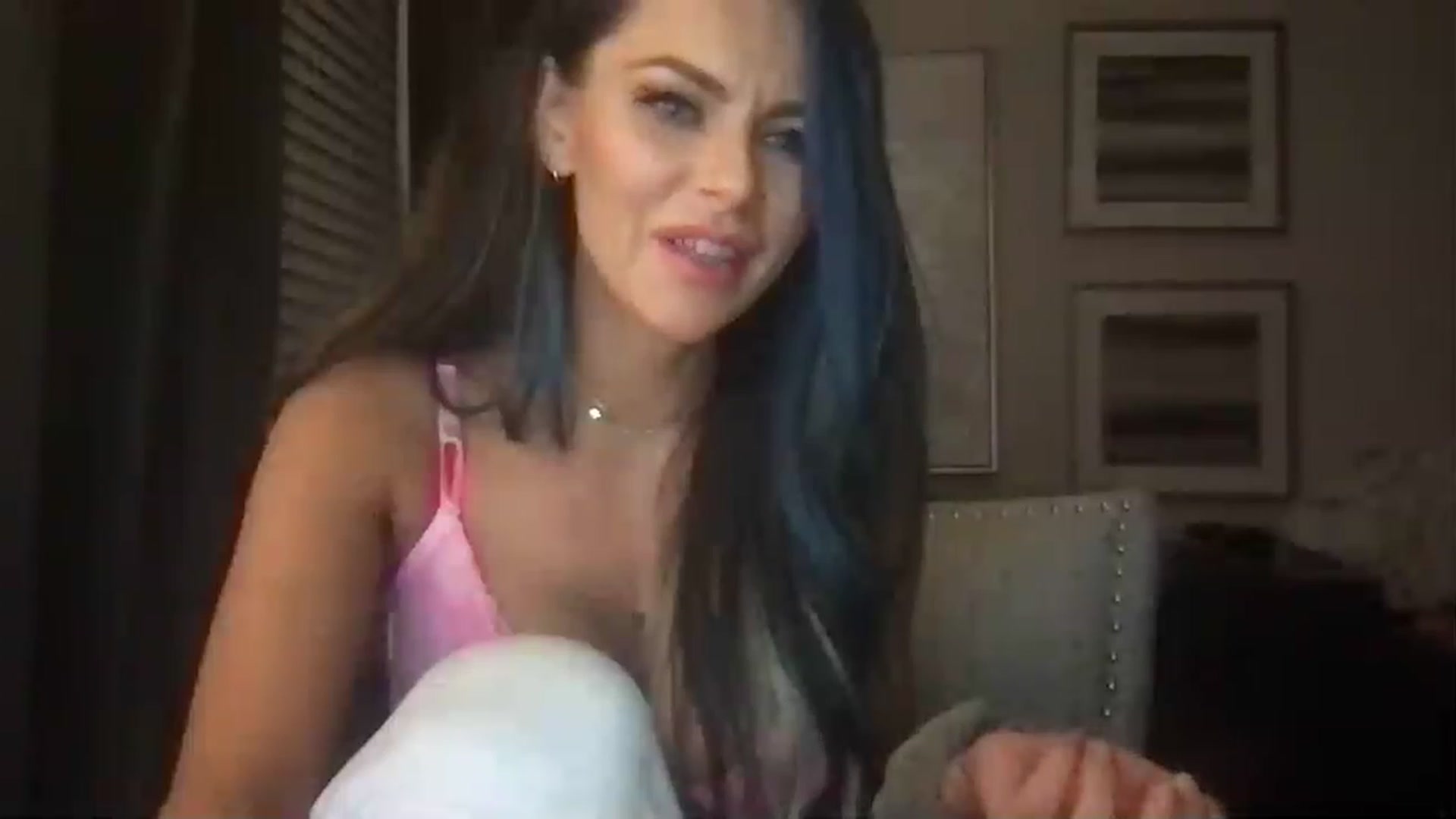 Gallery image thumbnail from JordanLane's myfreecams stream on, 06/10/2023, 03:49 image 1 of 20