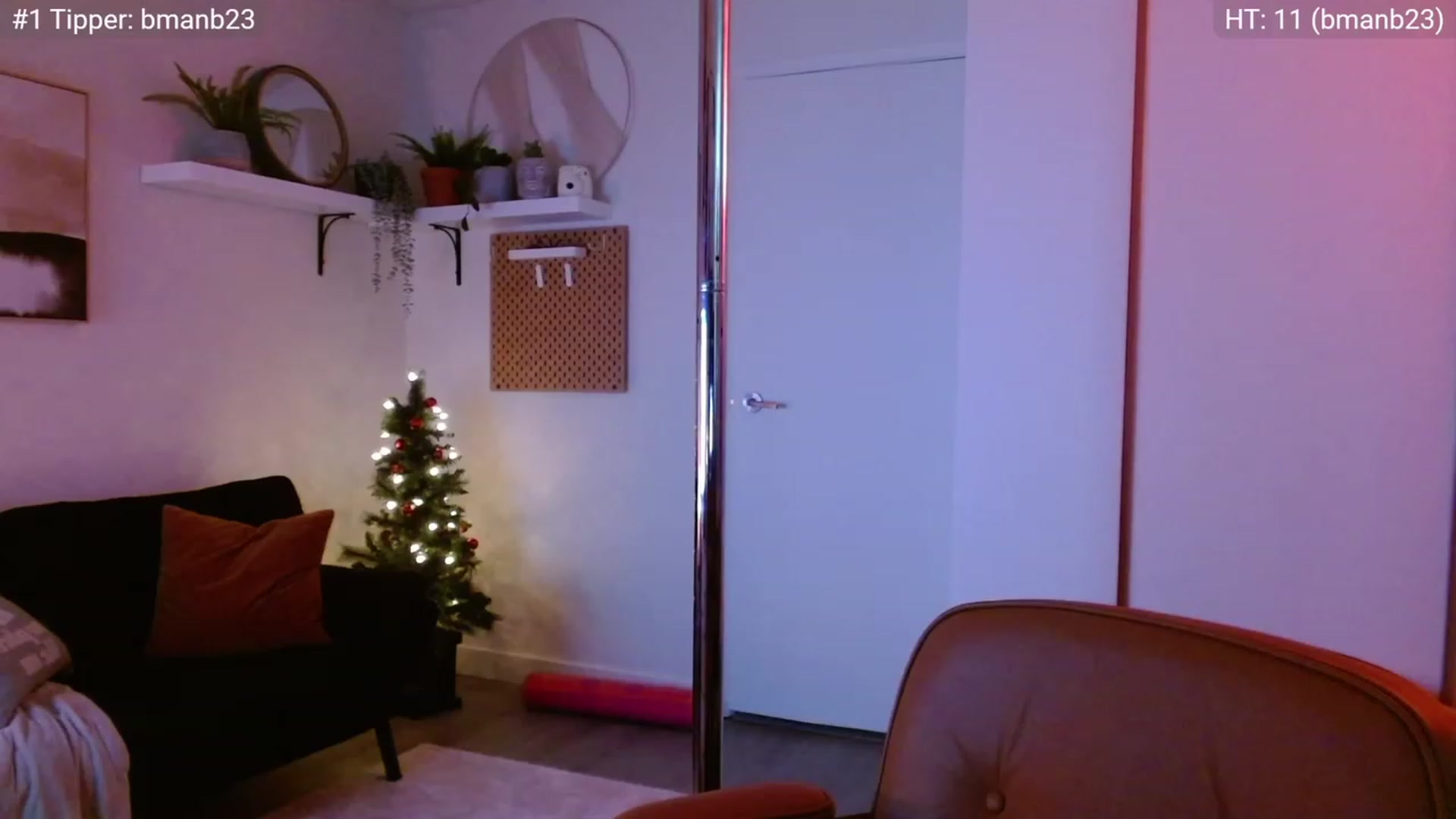 Gallery image thumbnail from JordynJaci's myfreecams stream on, 12/19/2022, 20:17 image 15 of 20