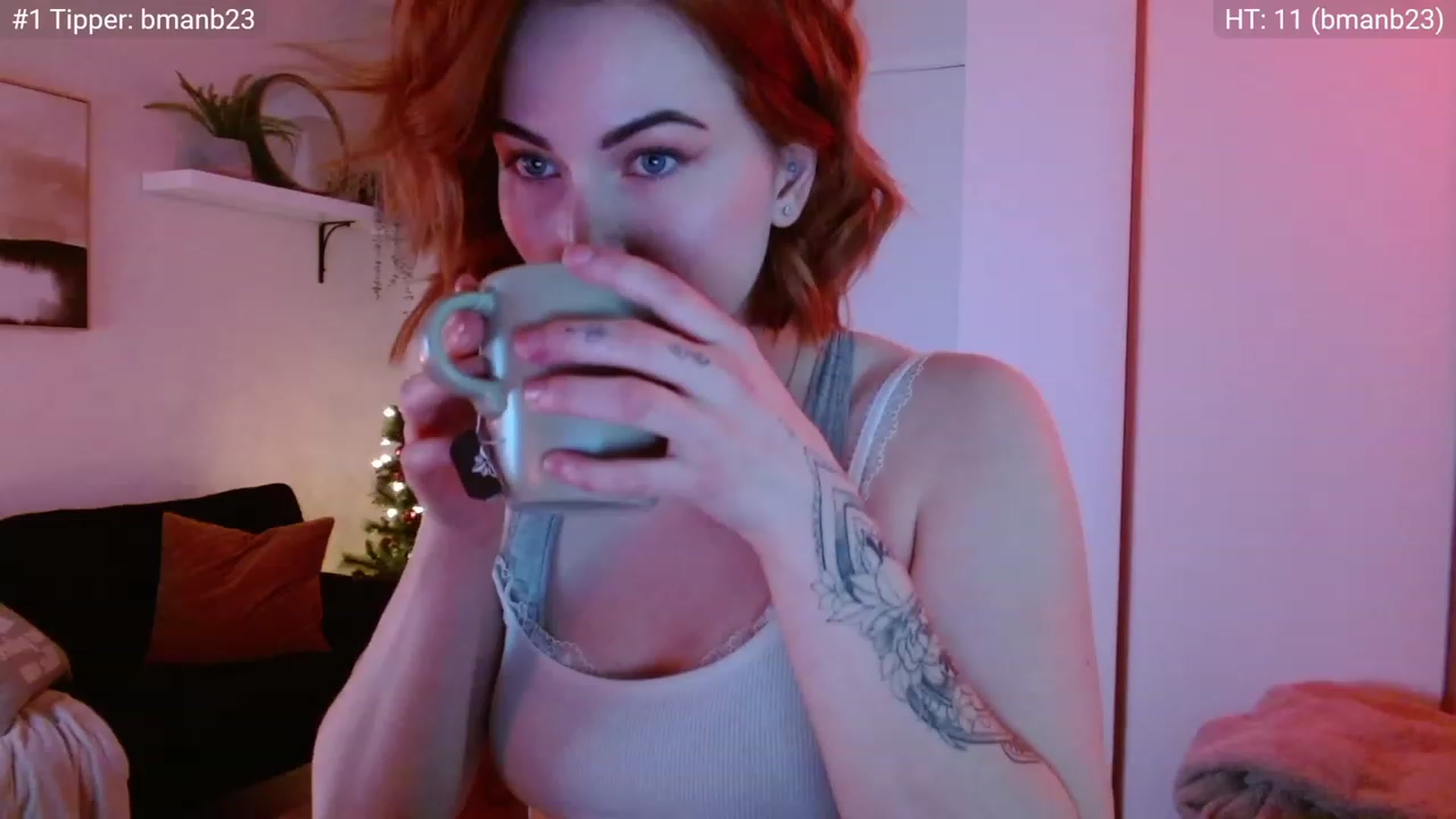 Gallery image thumbnail from JordynJaci's myfreecams stream on, 12/19/2022, 20:17 image 8 of 20