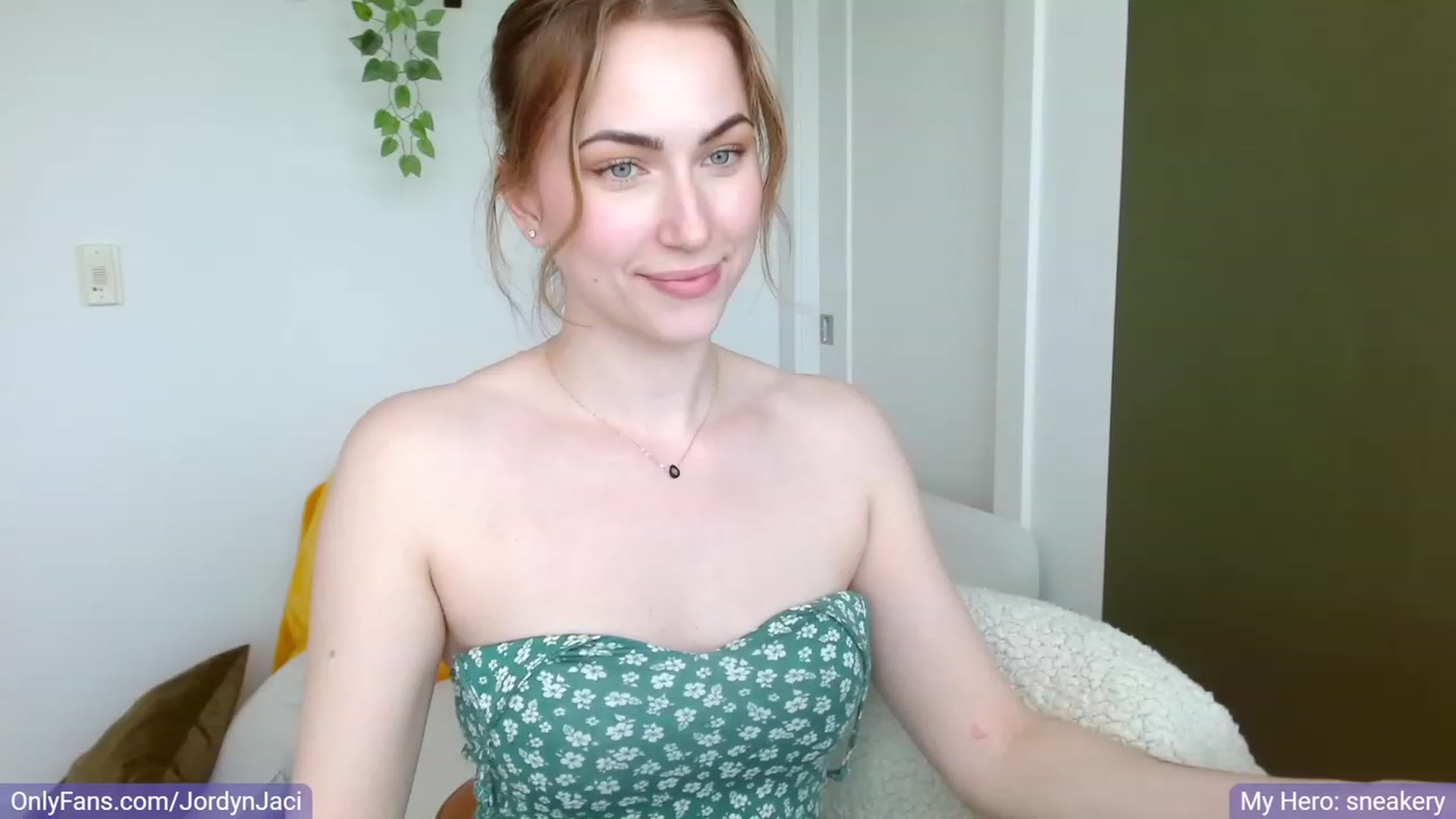 Gallery image thumbnail from JordynJaci's myfreecams stream on, 06/13/2023, 19:43 image 11 of 20