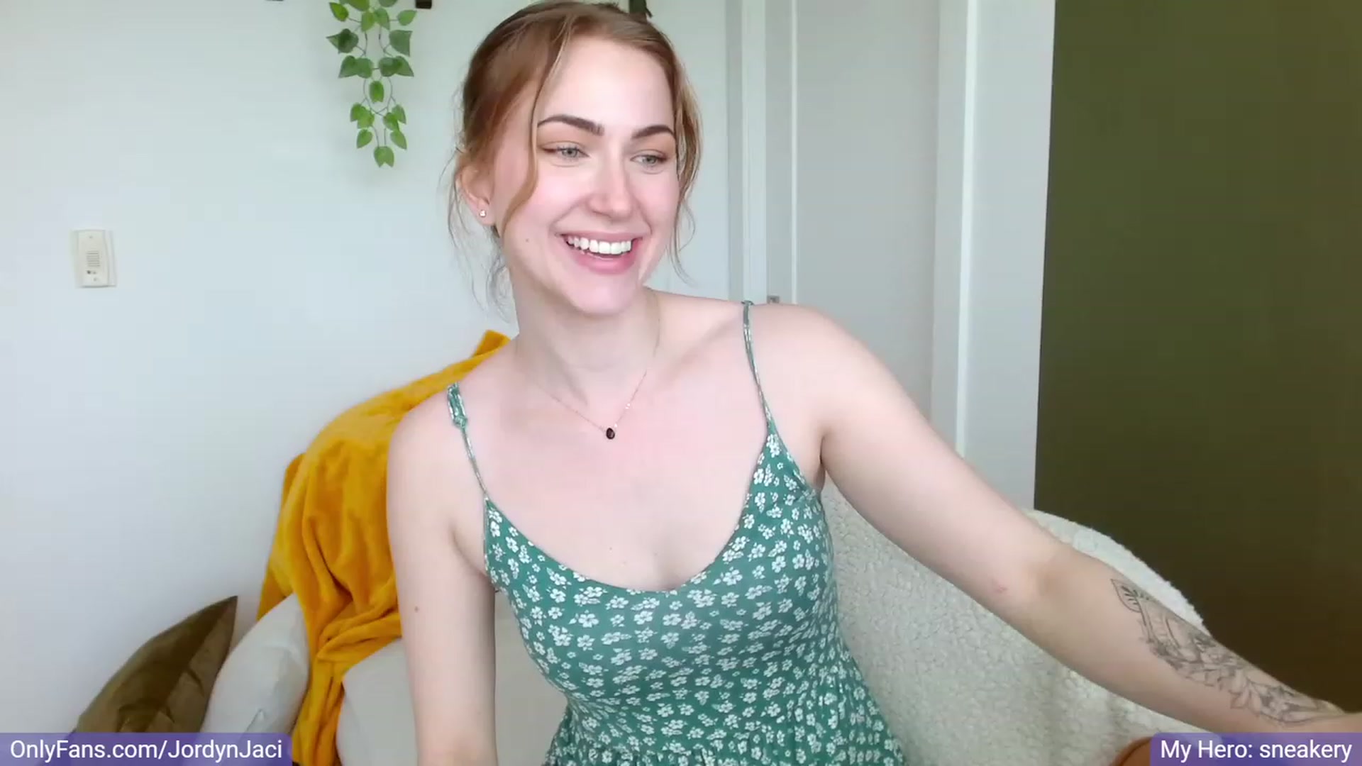 Gallery image thumbnail from JordynJaci's myfreecams stream on, 06/13/2023, 19:43 image 10 of 20