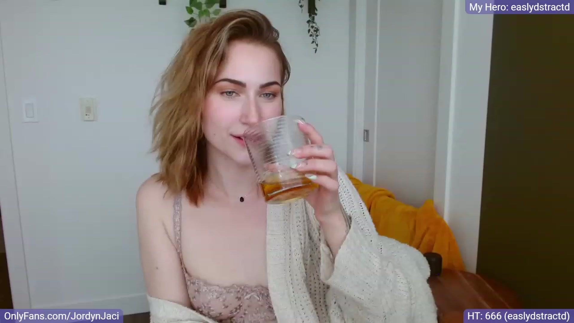 Gallery image thumbnail from JordynJaci's myfreecams stream on, 06/15/2023, 20:37 image 6 of 20