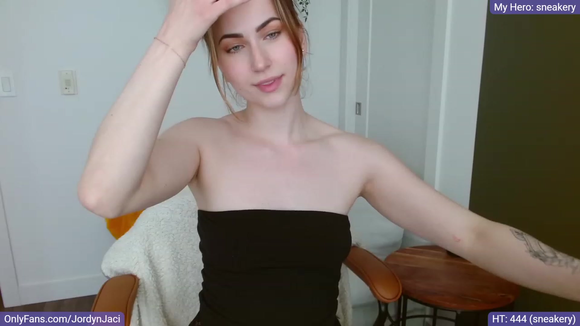 Gallery image thumbnail from JordynJaci's myfreecams stream on, 06/19/2023, 19:18 image 13 of 20