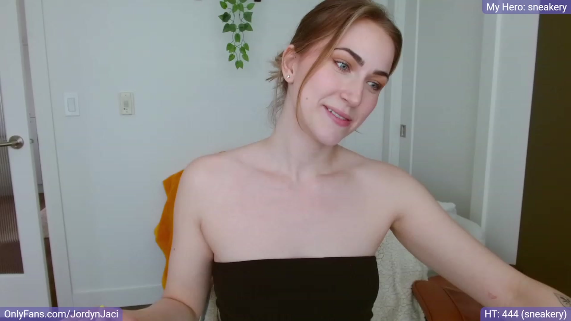 Gallery image thumbnail from JordynJaci's myfreecams stream on, 06/19/2023, 19:18 image 6 of 20