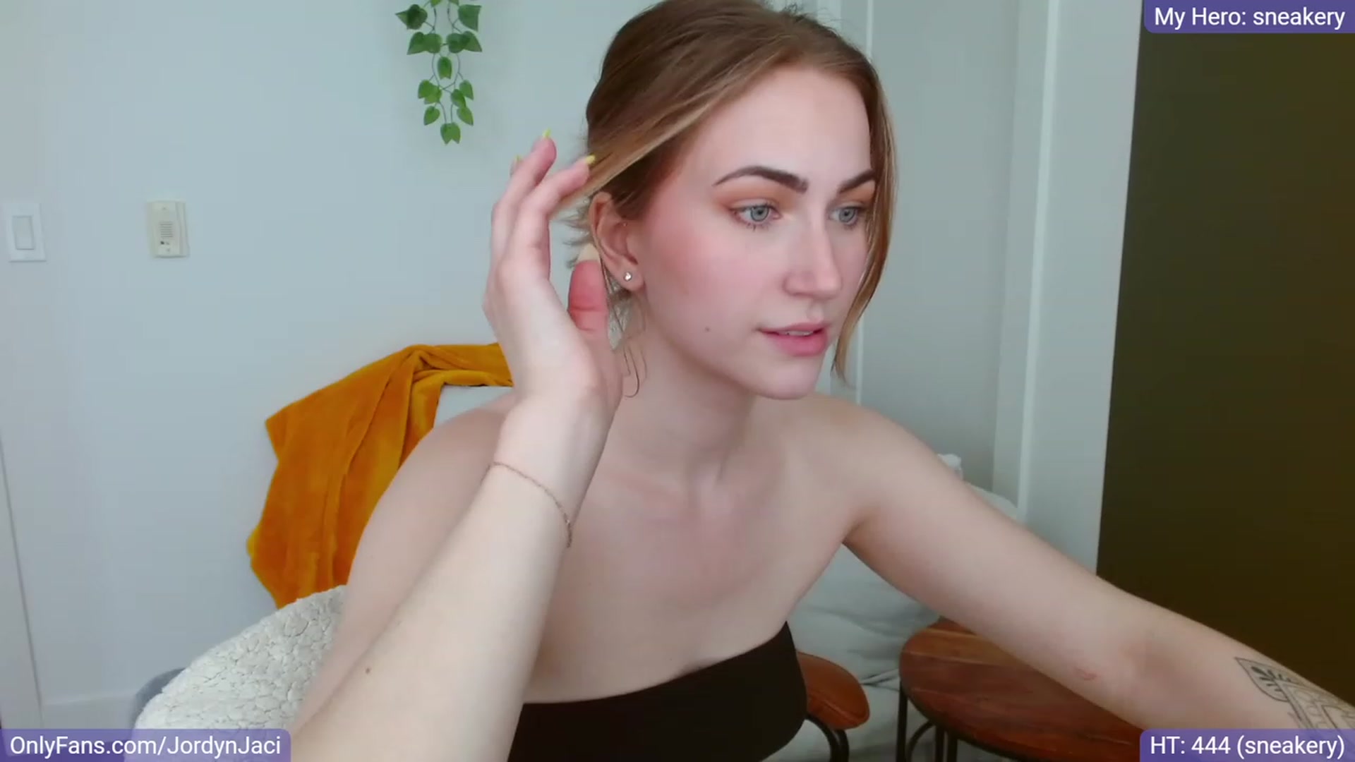 Gallery image thumbnail from JordynJaci's myfreecams stream on, 06/19/2023, 19:18 image 15 of 20