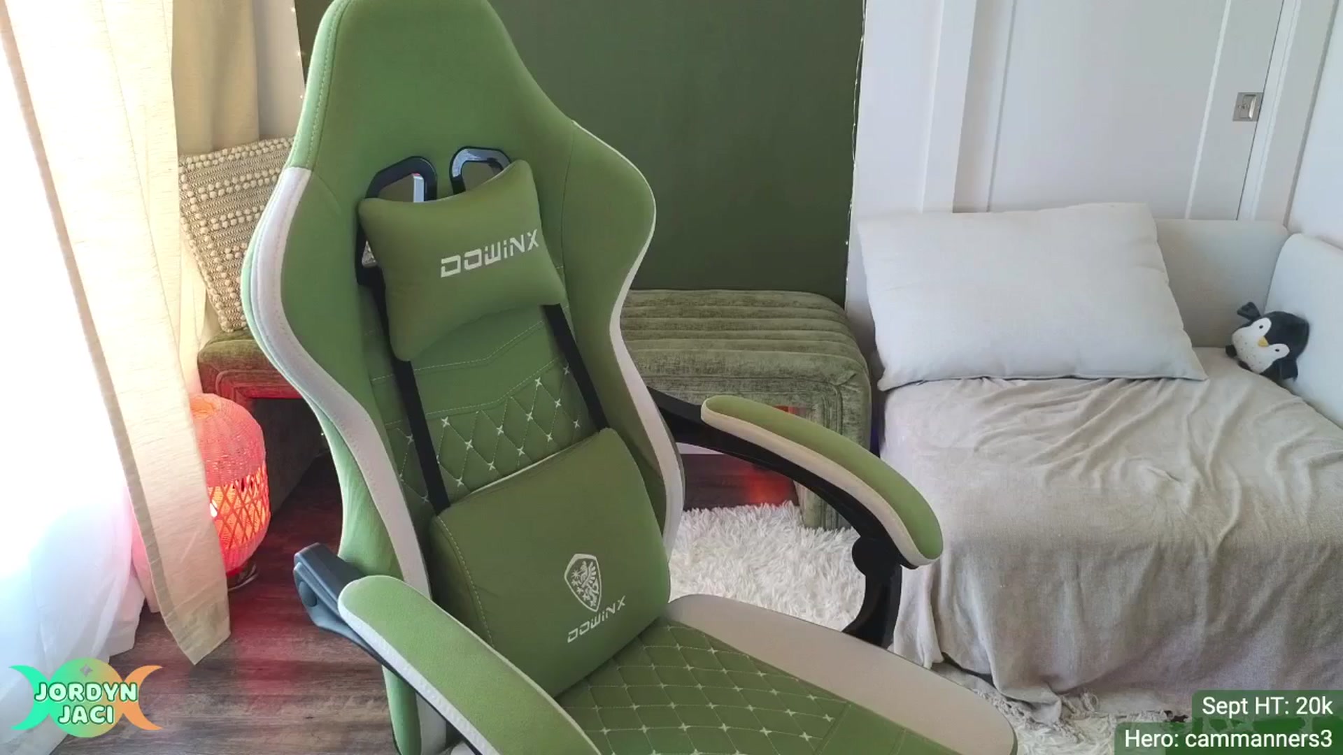 Gallery image thumbnail from JordynJaci's myfreecams stream on, 09/19/2024, 18:27 image 19 of 20