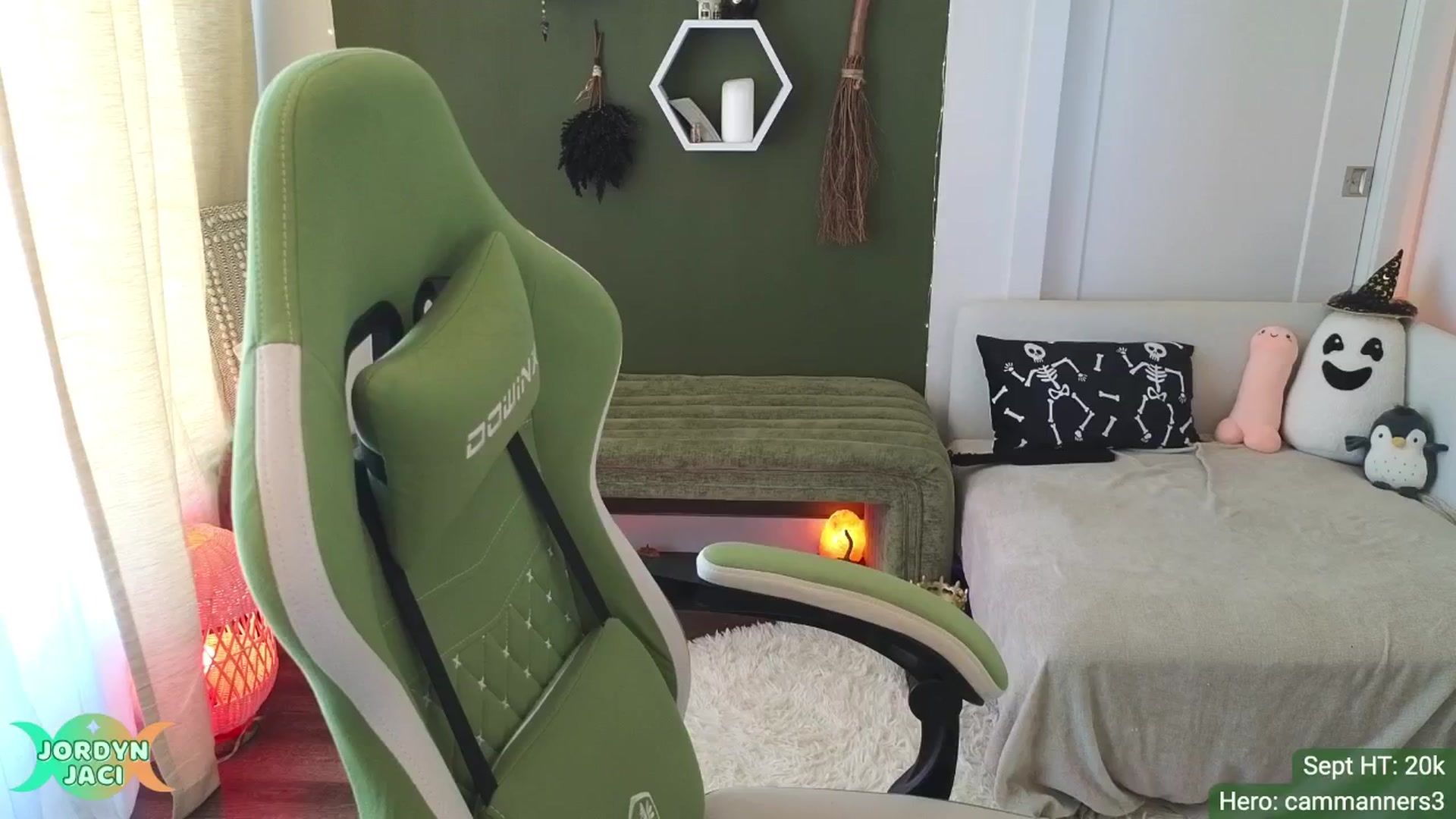 Gallery image thumbnail from JordynJaci's myfreecams stream on, 09/30/2024, 18:52 image 6 of 20