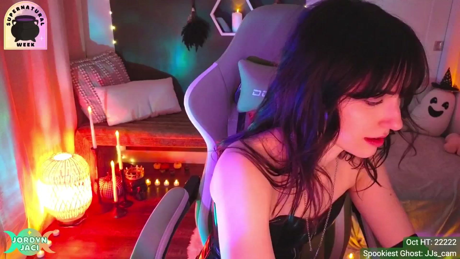 Gallery image thumbnail from JordynJaci's myfreecams stream on, 10/15/2024, 03:52 image 15 of 20