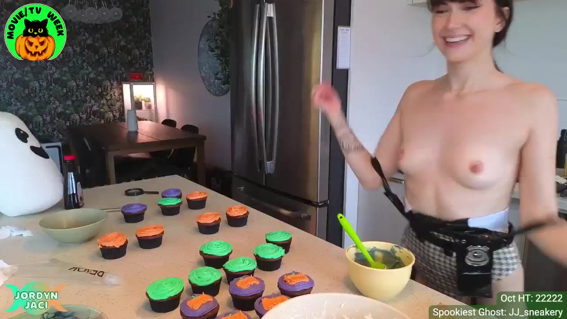 Gallery image thumbnail from JordynJaci's myfreecams stream on, 10/21/2024, 21:19 image 15 of 20